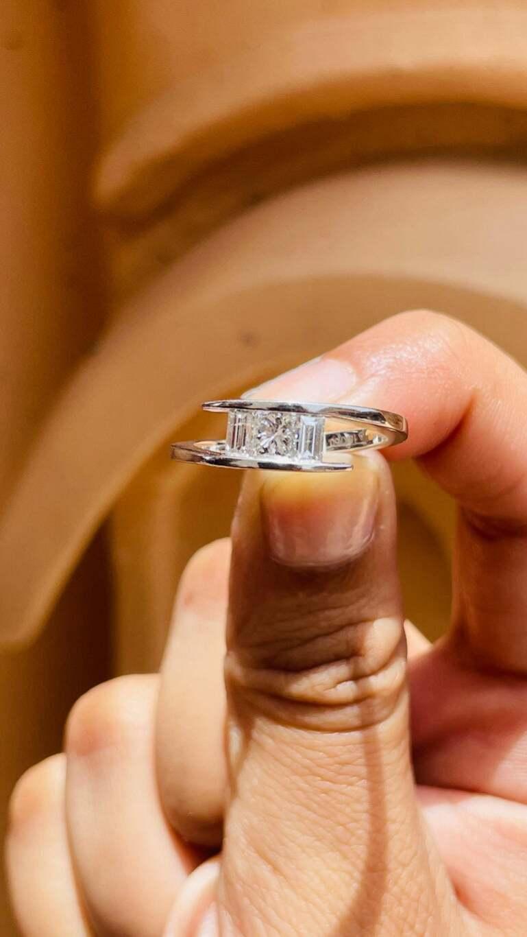 En vente :  Gift for Girlfriend en or blanc massif 18 carats avec diamants naturels de couleur « Everyday Dainty » 6