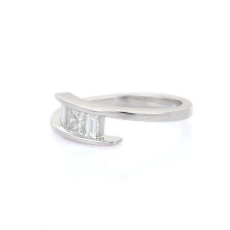 En vente :  Gift for Girlfriend en or blanc massif 18 carats avec diamants naturels de couleur « Everyday Dainty » 7