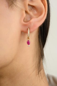 Alltägliche zierliche Rubin und Diamant Huggie Hoop Ohrringe in 14k massivem Gelbgold