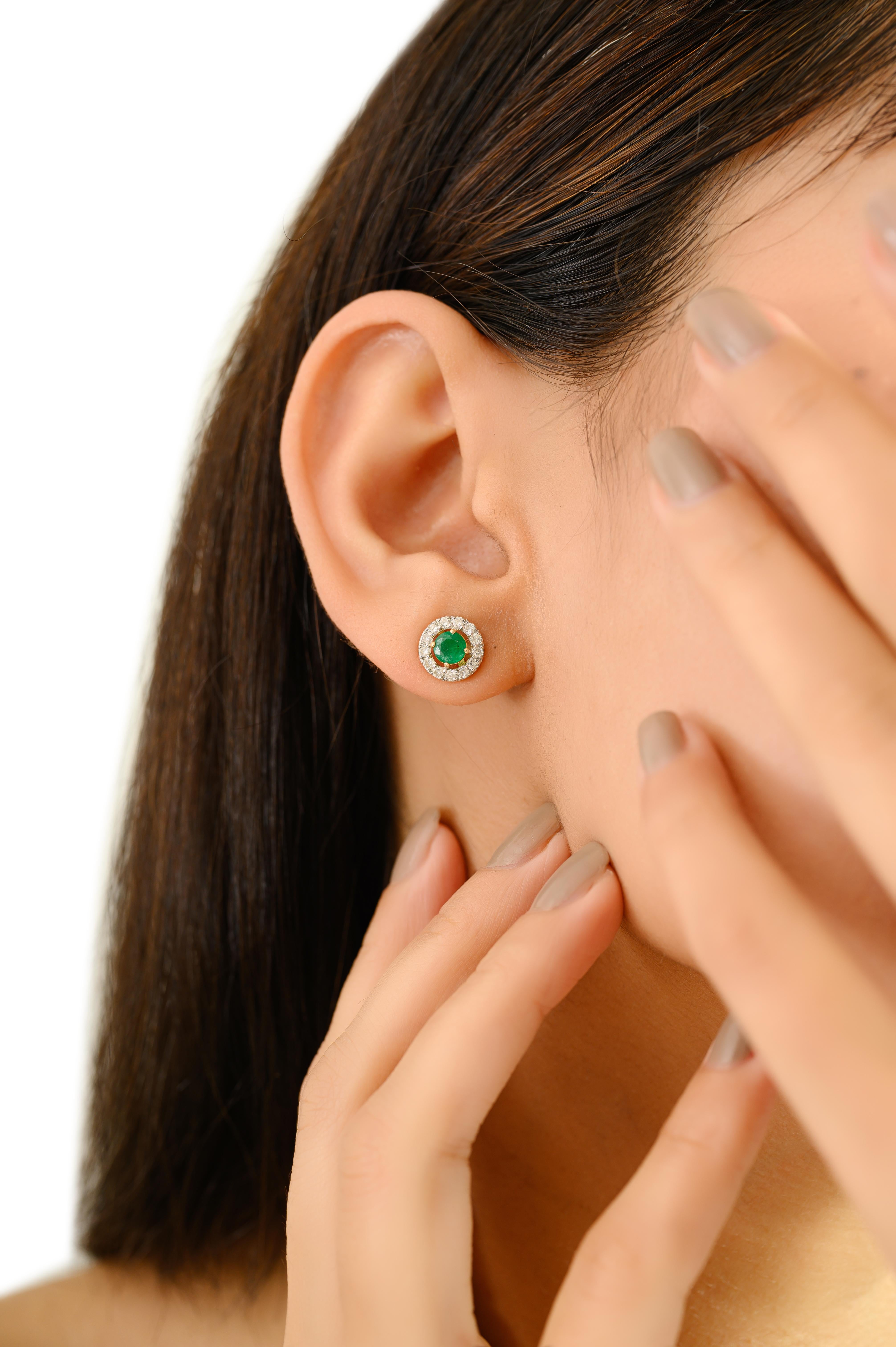 Donna Orecchini tondi con smeraldo e diamante in oro giallo 18 carati, regalo per lei in vendita