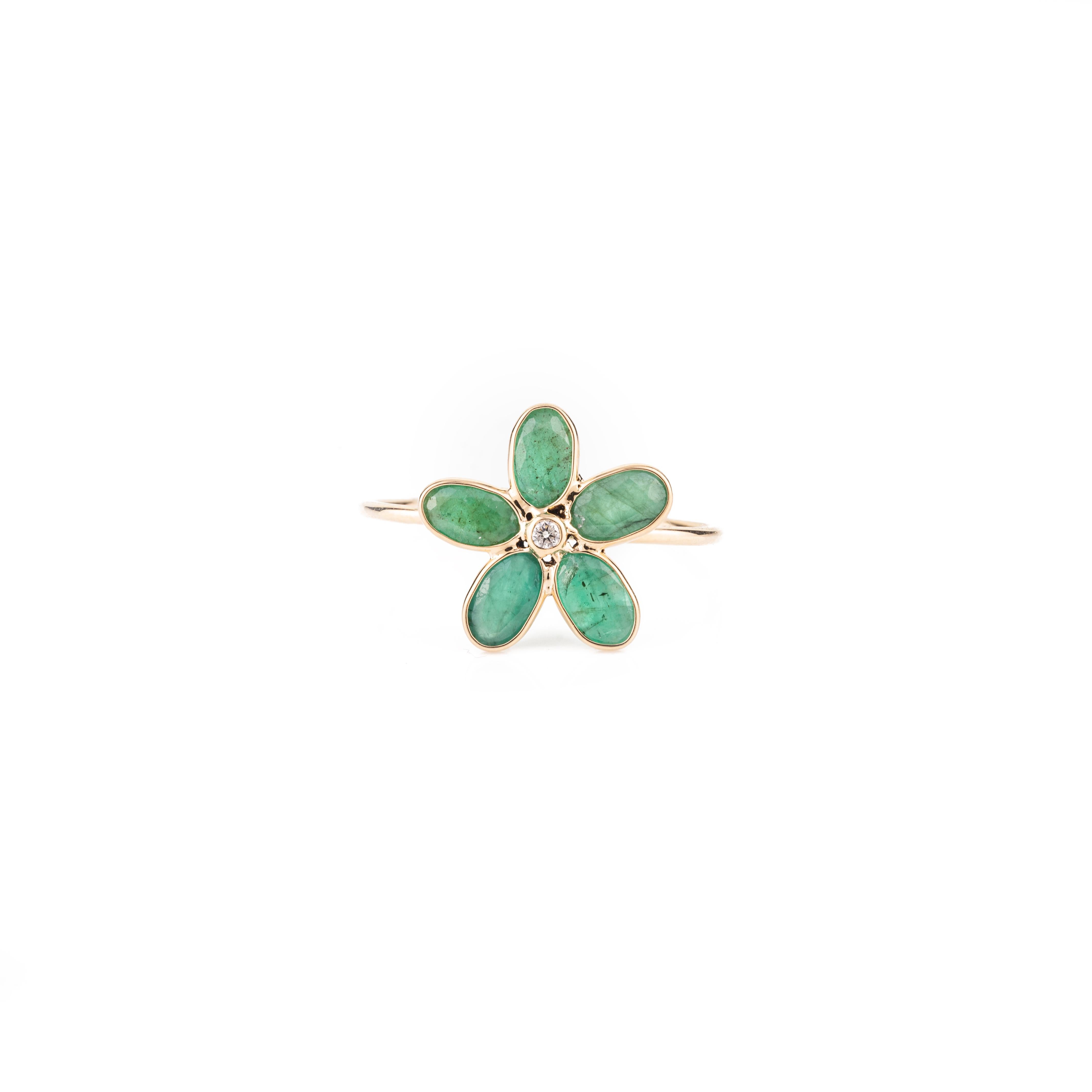 For Sale:  Everyday Emerald Diamond Tiny Floral Ring in 18k Yellow Gold for Her 3