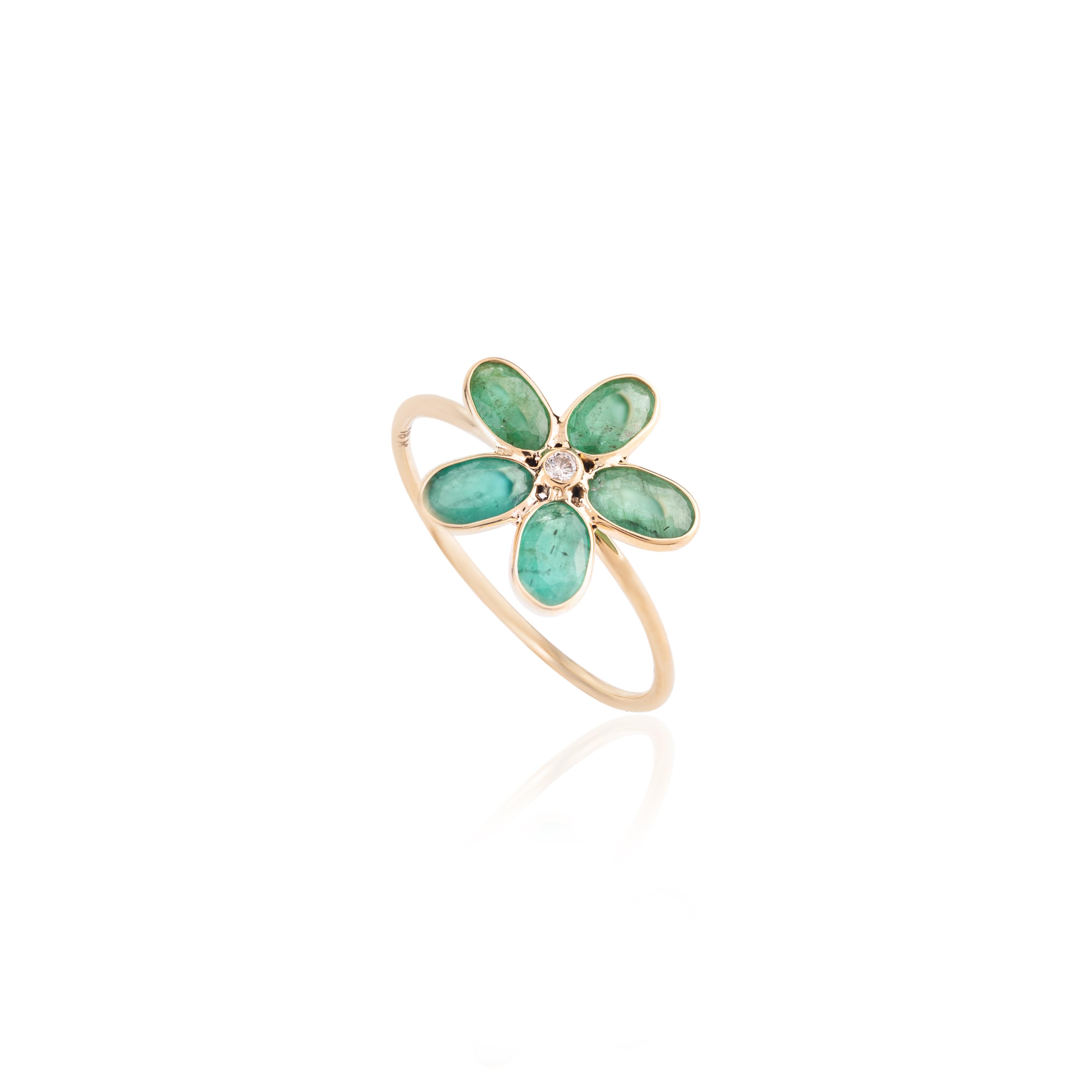 For Sale:  Everyday Emerald Diamond Tiny Floral Ring in 18k Yellow Gold for Her 7