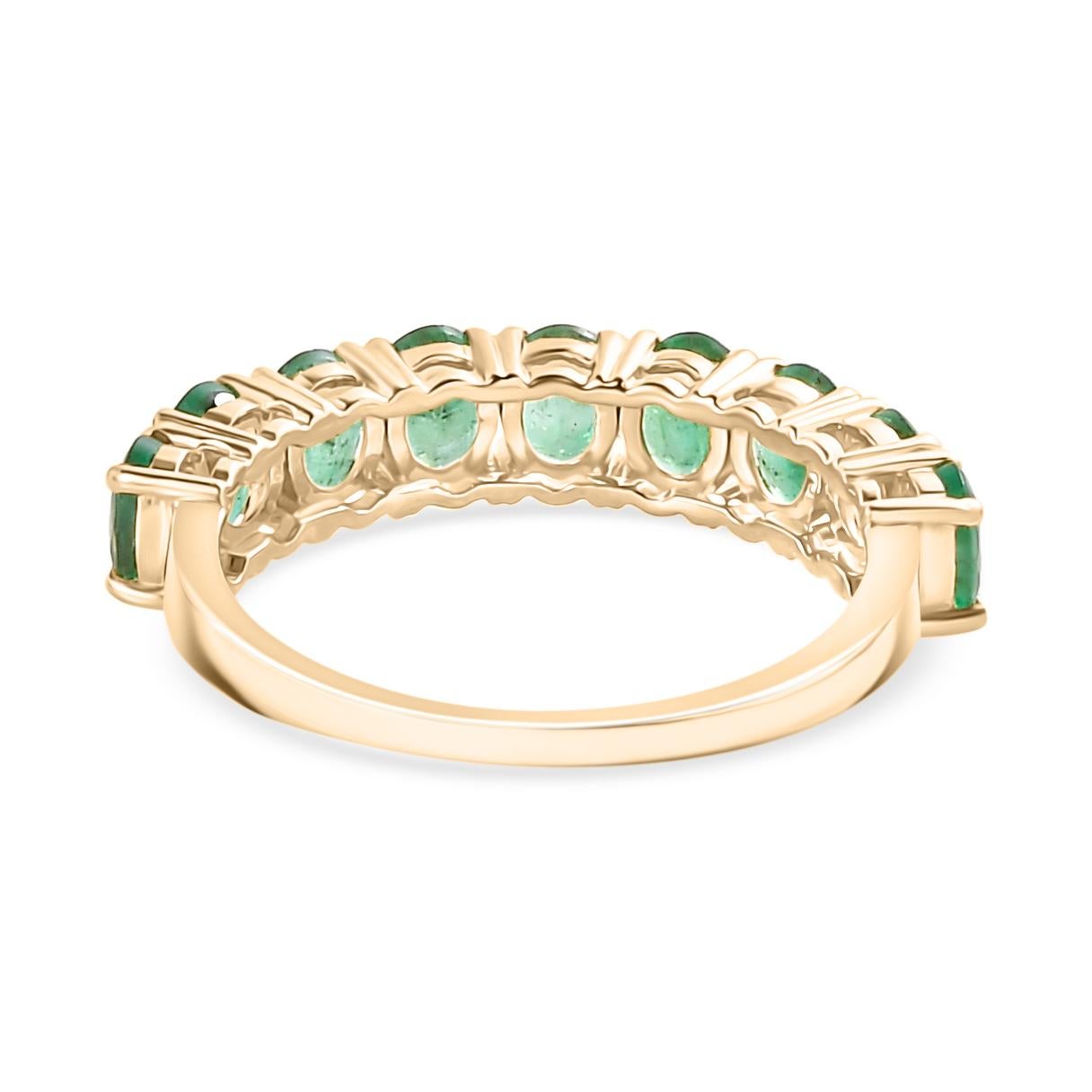 For Sale:  Everyday Emerald May Birthstone Wedding Band Ring in 18k Solid Yellow Gold 3