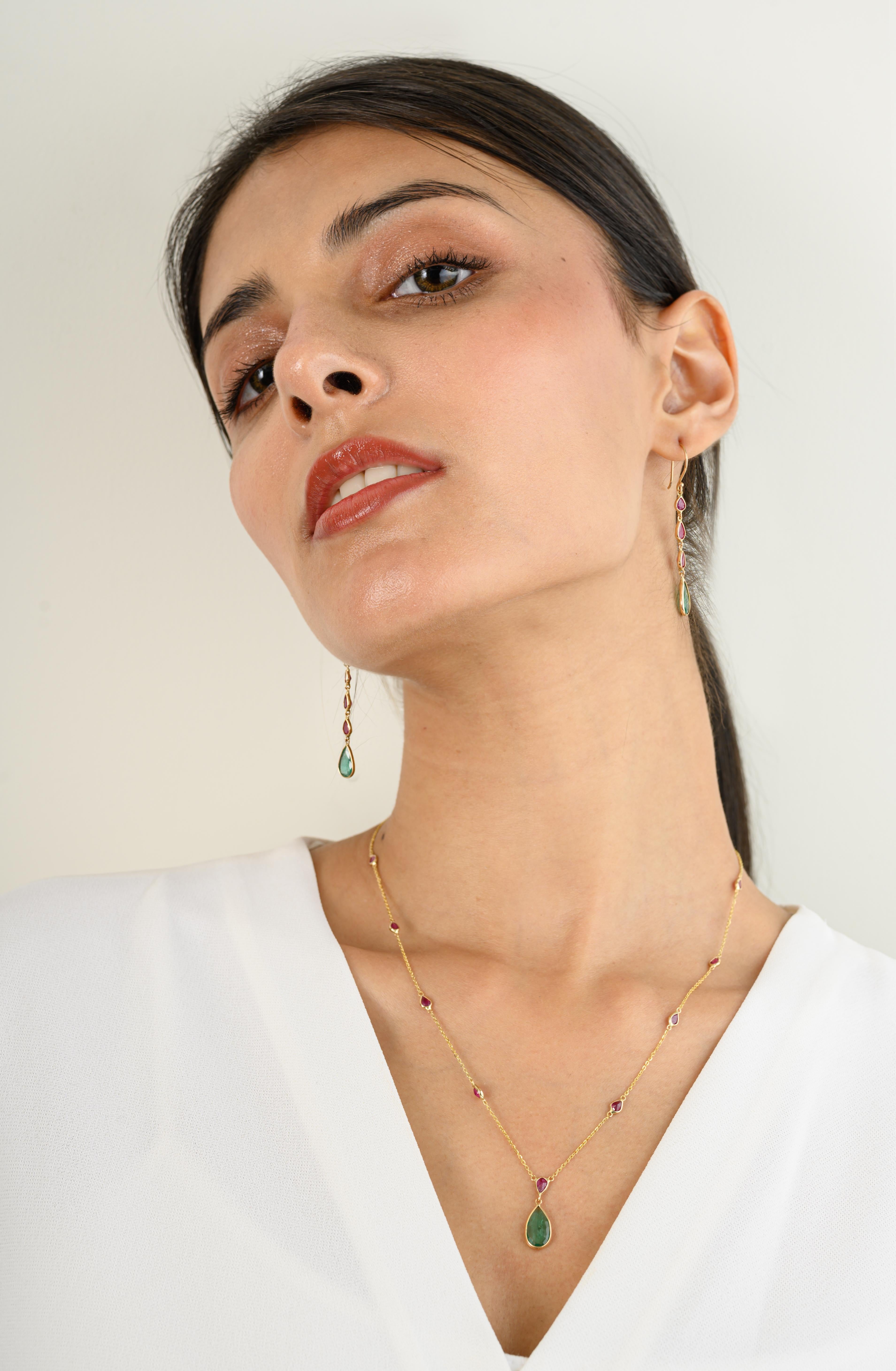 De las mujeres Collar de cadena minimalista con esmeralda y rubí de uso diario Regalo para mamá en oro amarillo de 18 quilates en venta