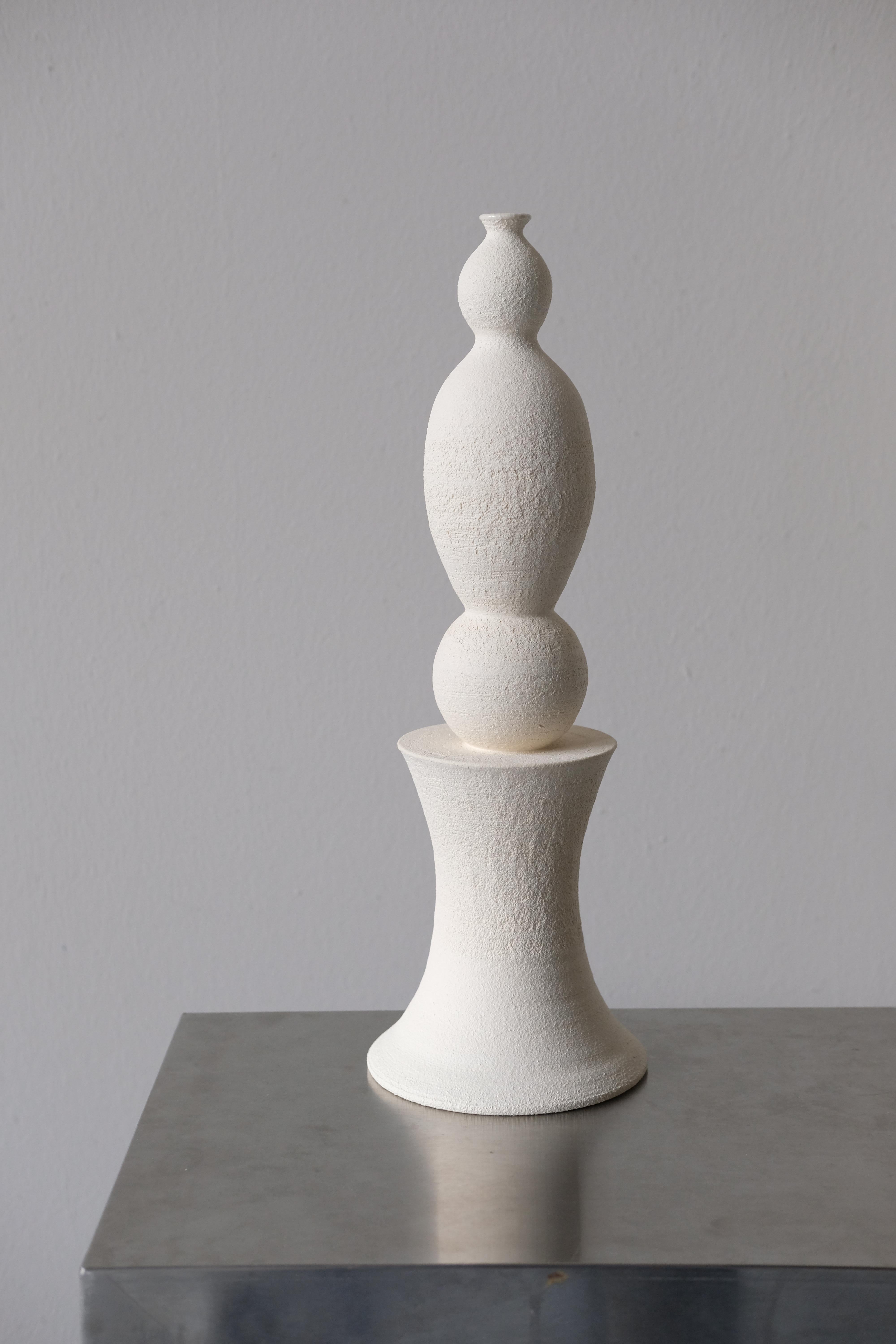 Postmoderne Sculpture décorative Everyday III Ed. 2 en grès de Giulia Cosenza en vente