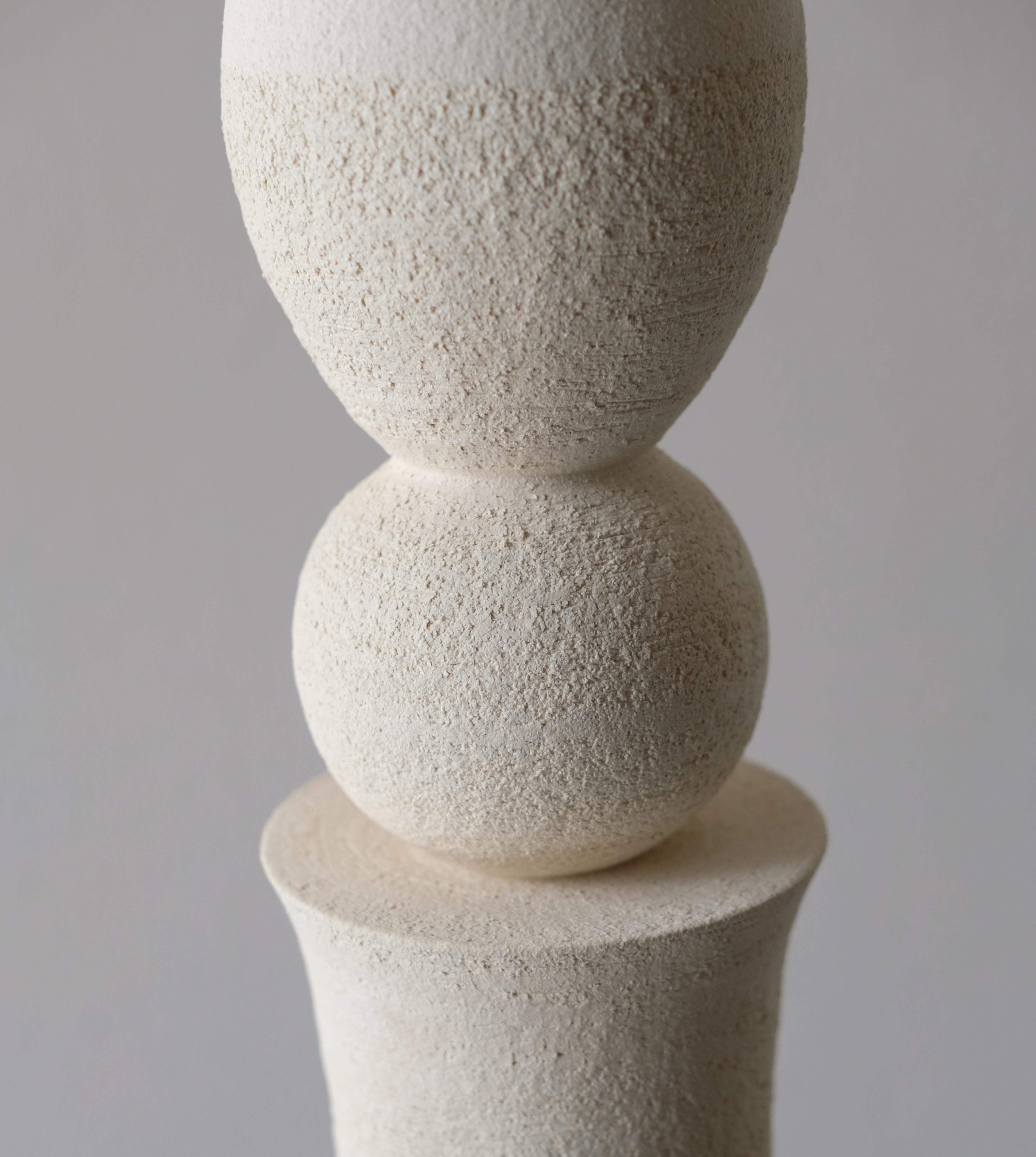 Néerlandais Sculpture décorative Everyday III Ed. 2 en grès de Giulia Cosenza en vente