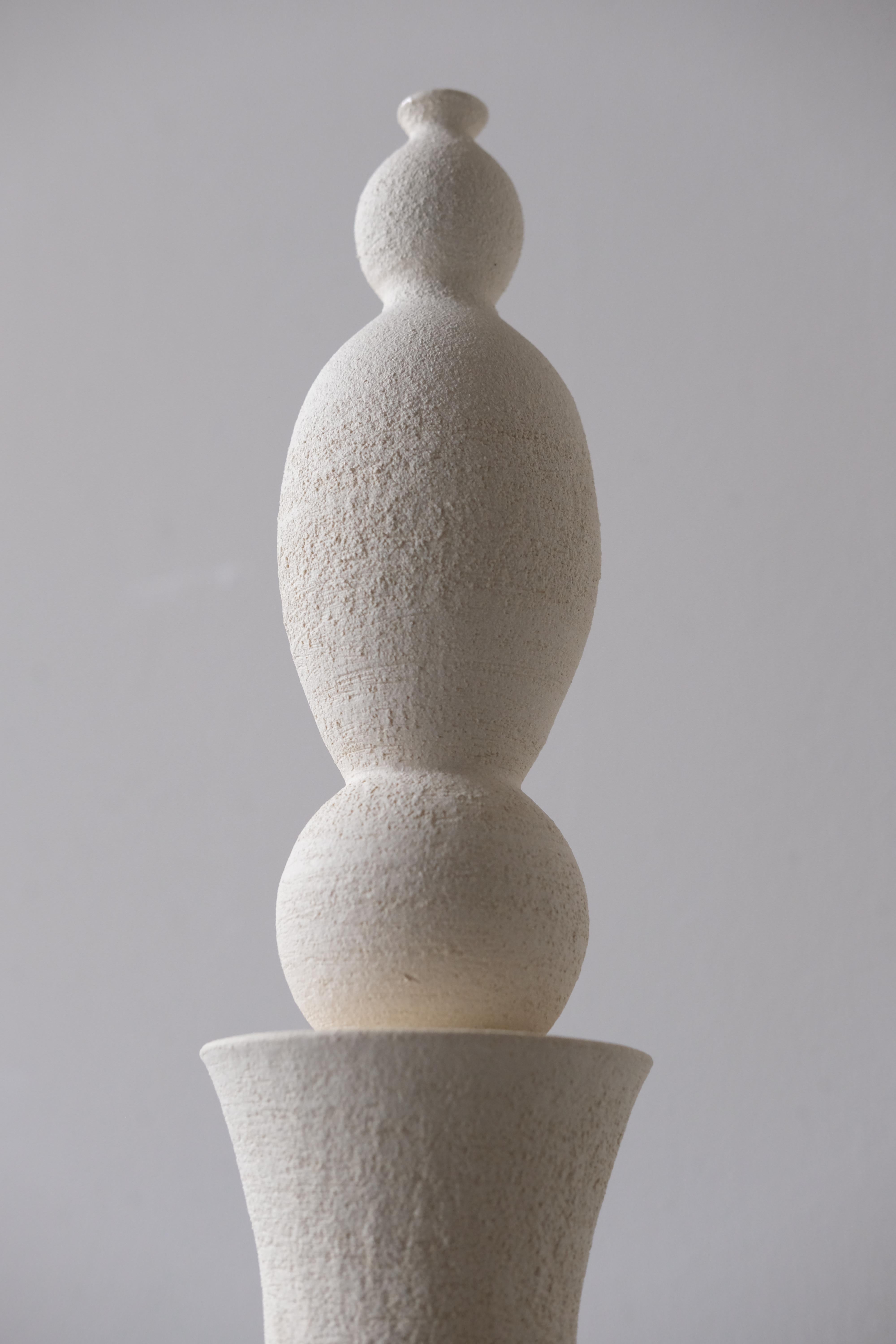Sculpture décorative Everyday III Ed. 2 en grès de Giulia Cosenza Neuf - En vente à Geneve, CH