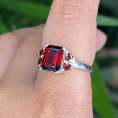 Anillo Unisex de Plata Maciza con Racimo de Granate Natural de Uso Mínimo para Regalos