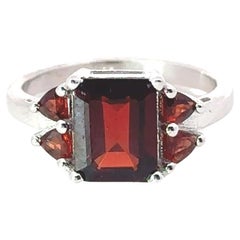 Everyday Minimaler natürlicher Granat-Cluster-Ring für Mutterschaft in massivem Silber