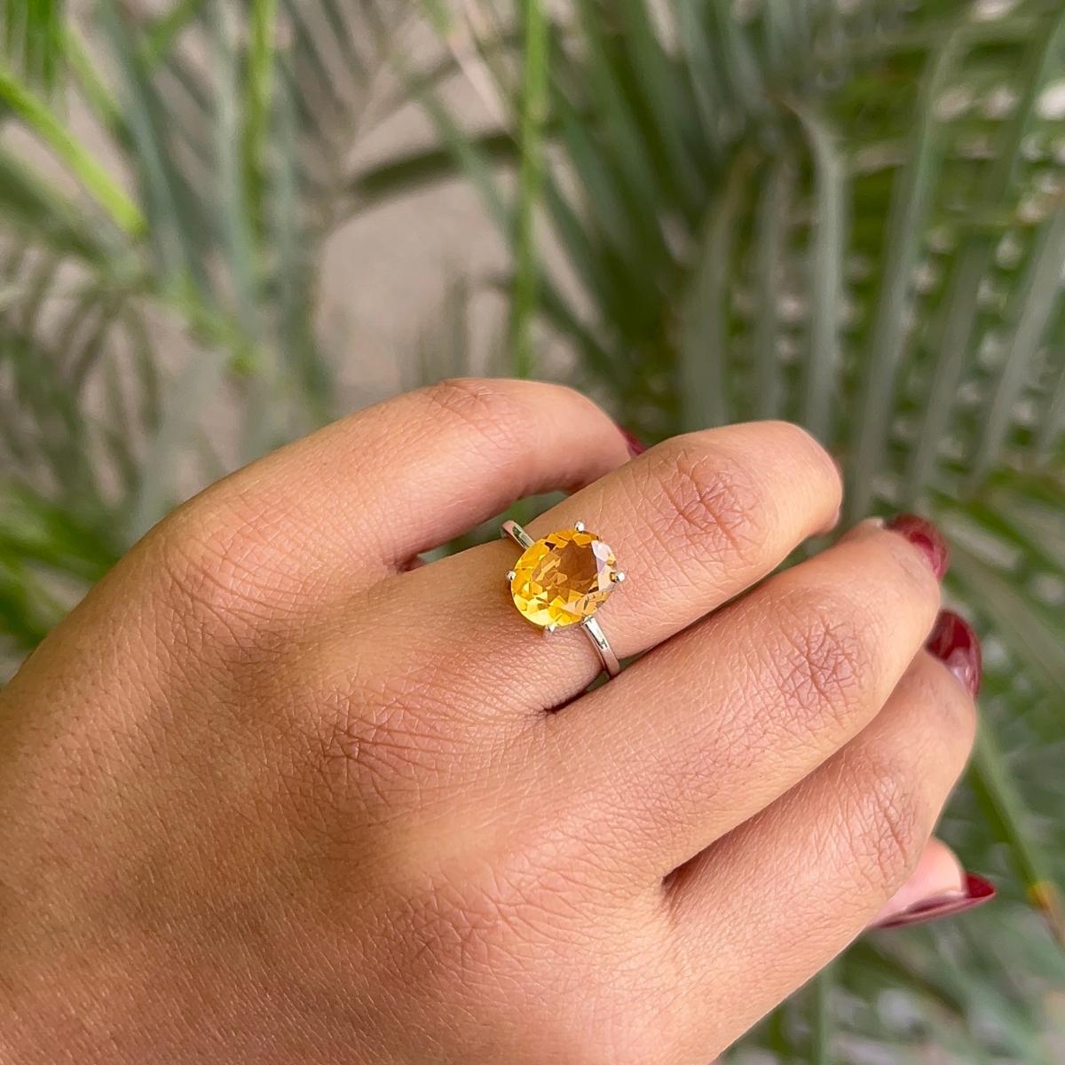 En vente :  Bague Solitaire Citrine Naturelle Coupe Ovale pour Maman Cadeau en Argent 2