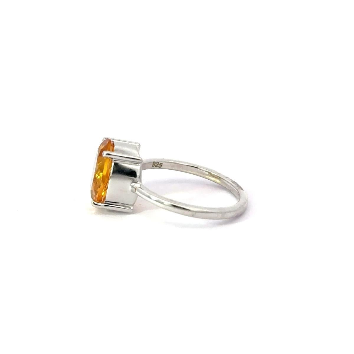 En vente :  Bague Solitaire Citrine Naturelle Coupe Ovale pour Maman Cadeau en Argent 5