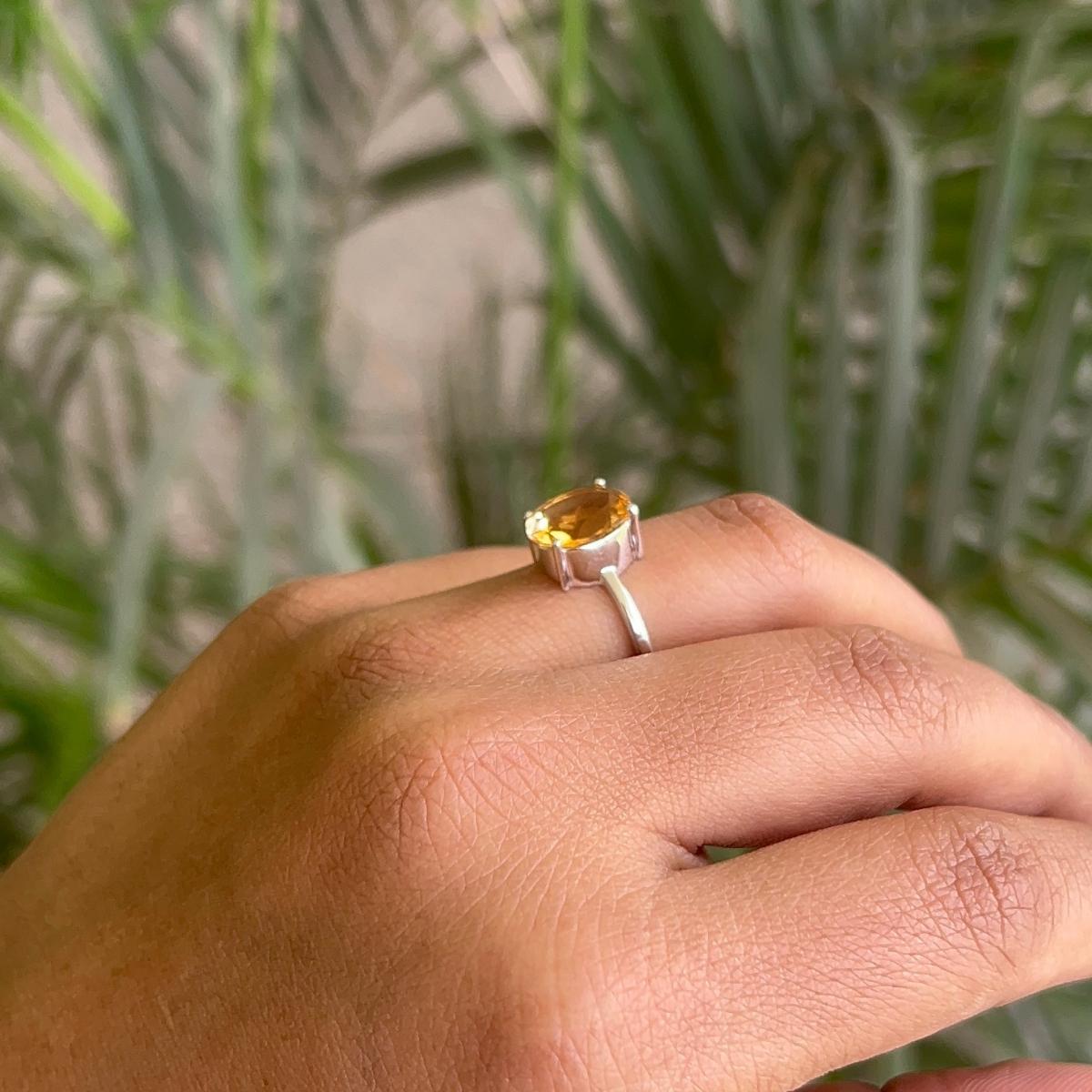 En vente :  Bague Solitaire Citrine Naturelle Coupe Ovale pour Maman Cadeau en Argent 6