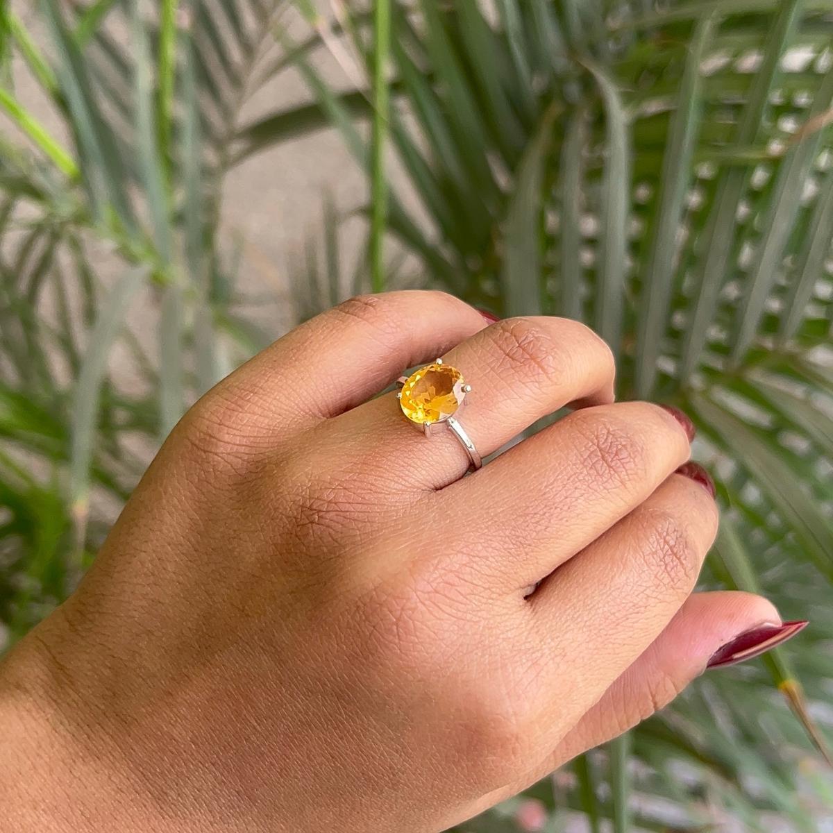 En vente :  Bague Solitaire Citrine Naturelle Coupe Ovale pour Maman Cadeau en Argent 8