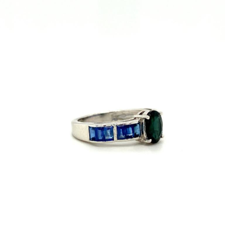 For Sale:  Everyday Unisex 3.20 Carat Natural Blue Sapphire Ring in Sterling Silver 3