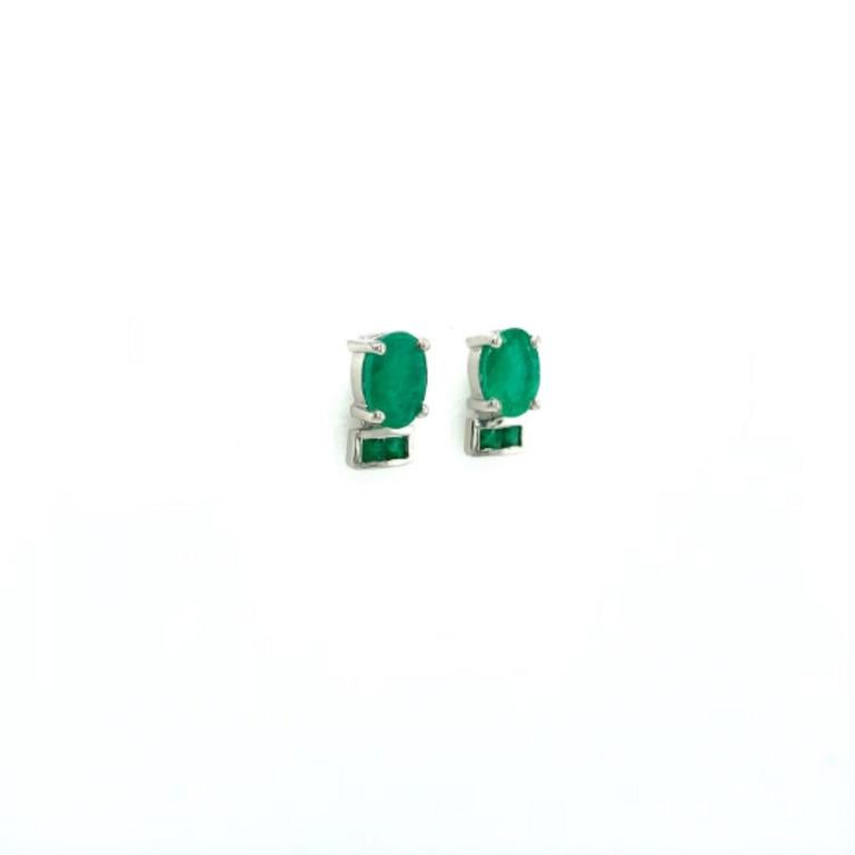 Mixed Cut Sterling Silver Faceted Emerald Everyday Stud Earrings Gift for Her For Sale