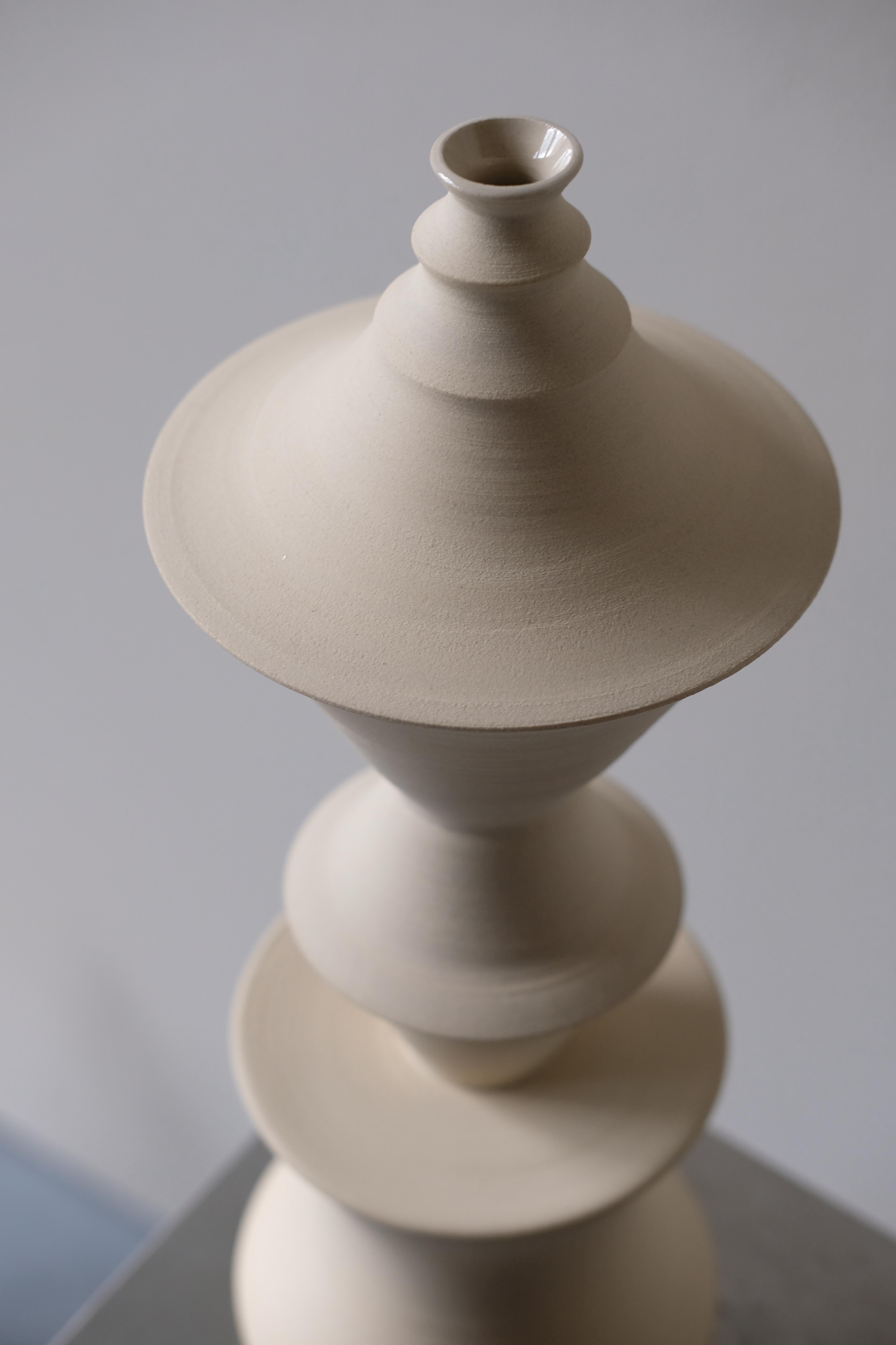 Néerlandais Everyday XI Ed. 1 Sculpture décorative en grès de Giulia Cosenza en vente