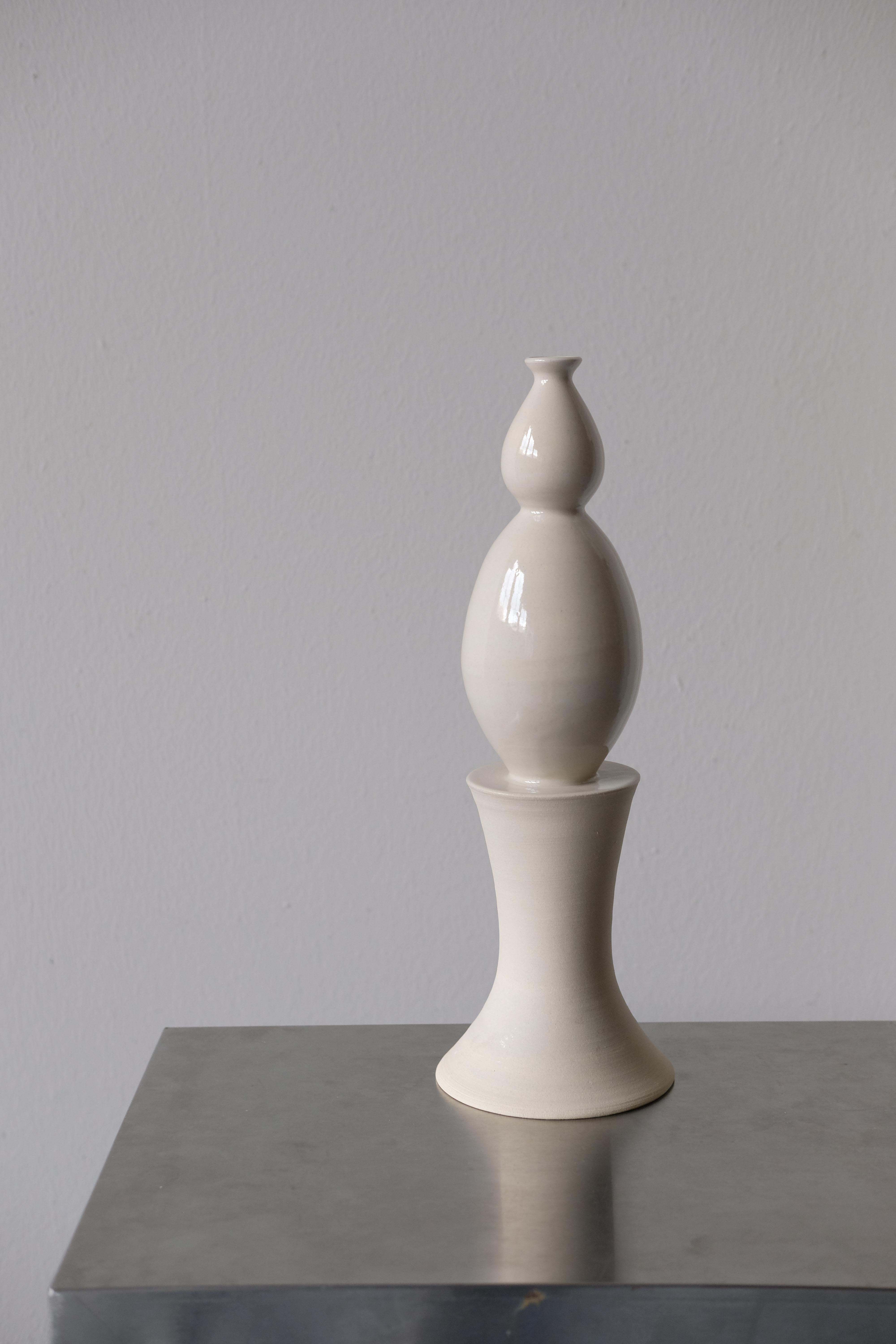 Postmoderne Tous les jours XII Ed. 1 Sculpture décorative en grès de Giulia Cosenza en vente