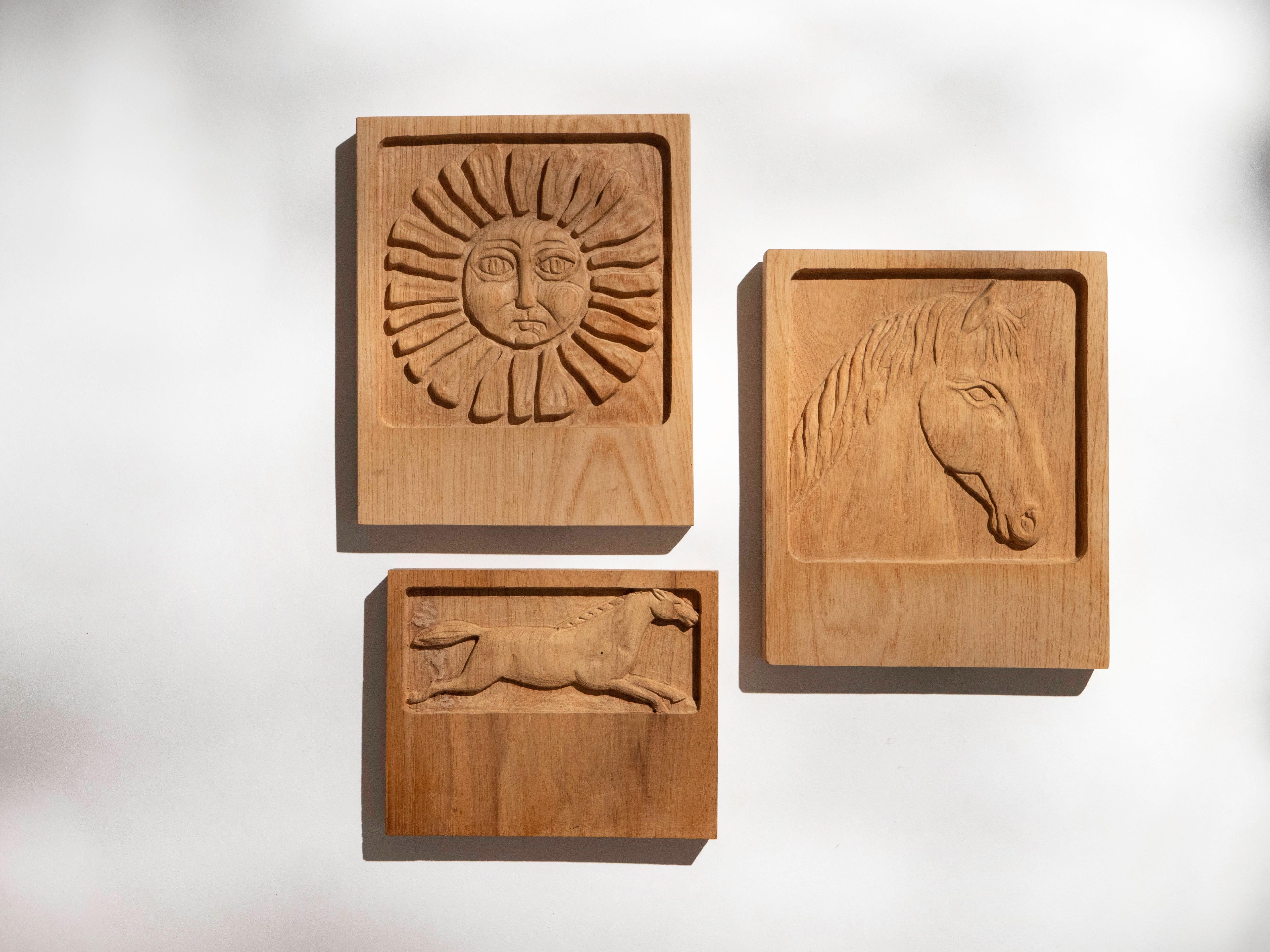 Pannello in legno di Eveyln & Jerome Ackerman con scultura di cavallo in Oak per Era Industries, 197 in vendita 4