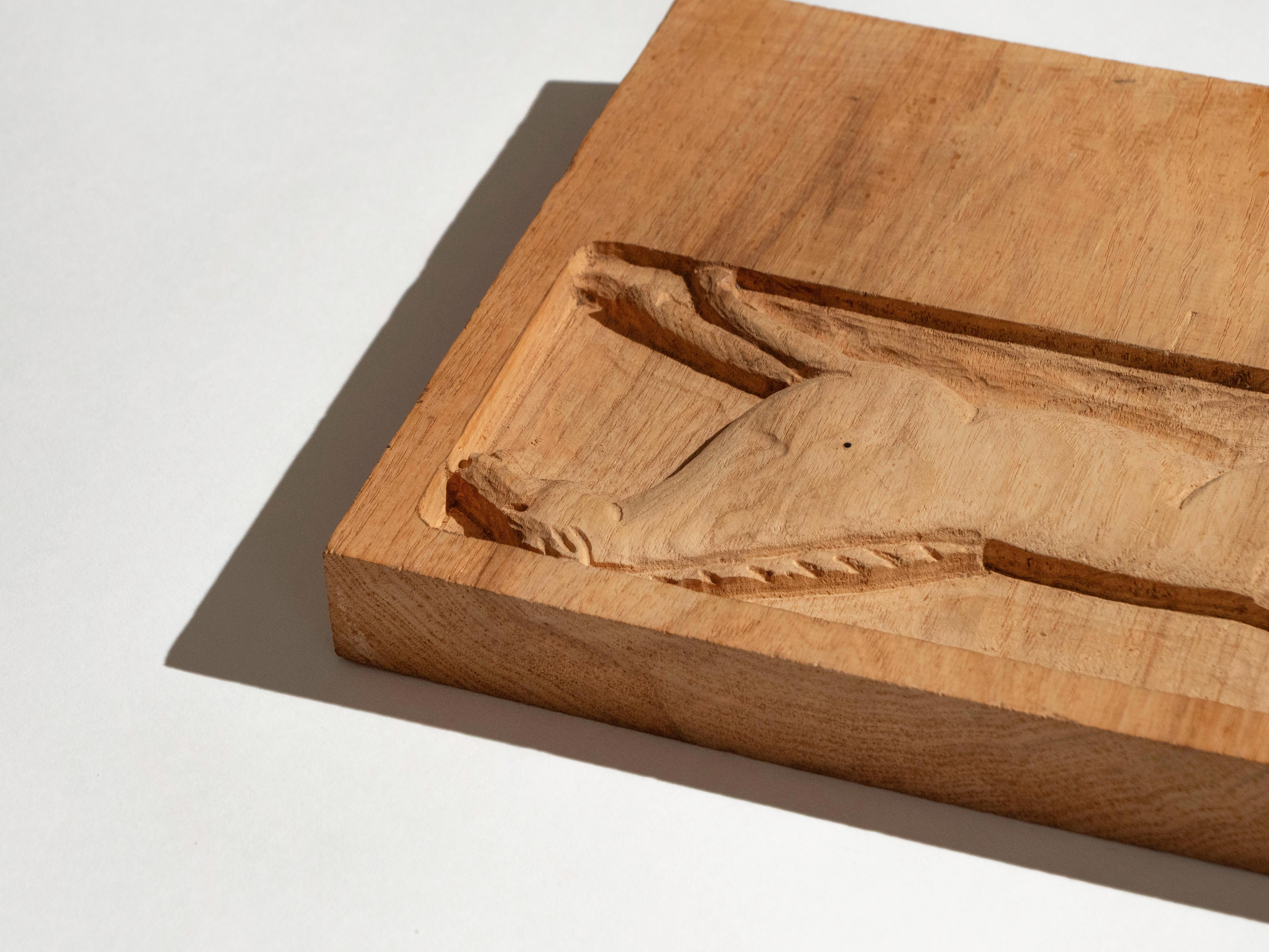XX secolo Pannello in legno di Eveyln & Jerome Ackerman con scultura di cavallo in Oak per Era Industries, 197 in vendita