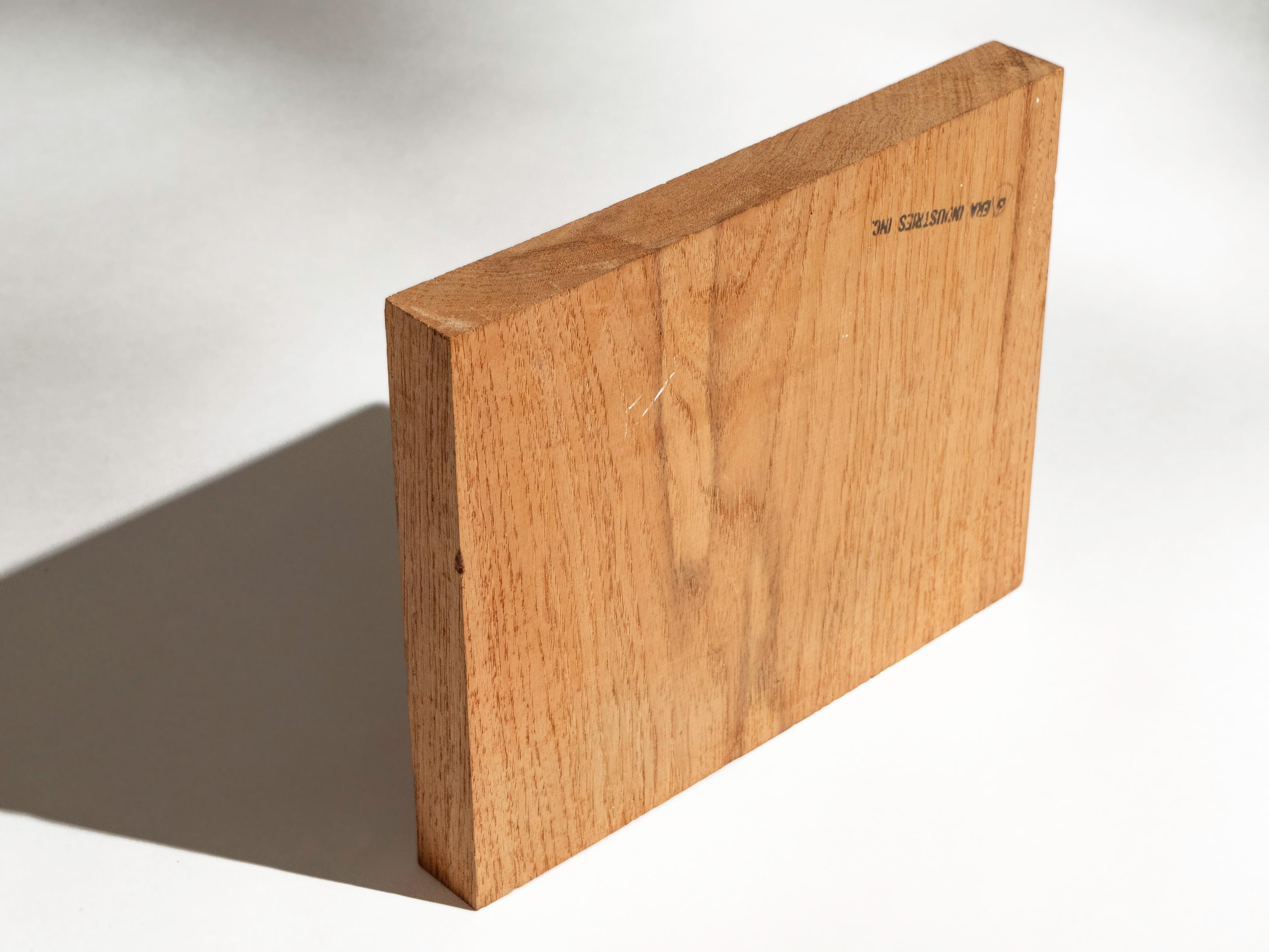 Pannello in legno di Eveyln & Jerome Ackerman con scultura di cavallo in Oak per Era Industries, 197 in vendita 1