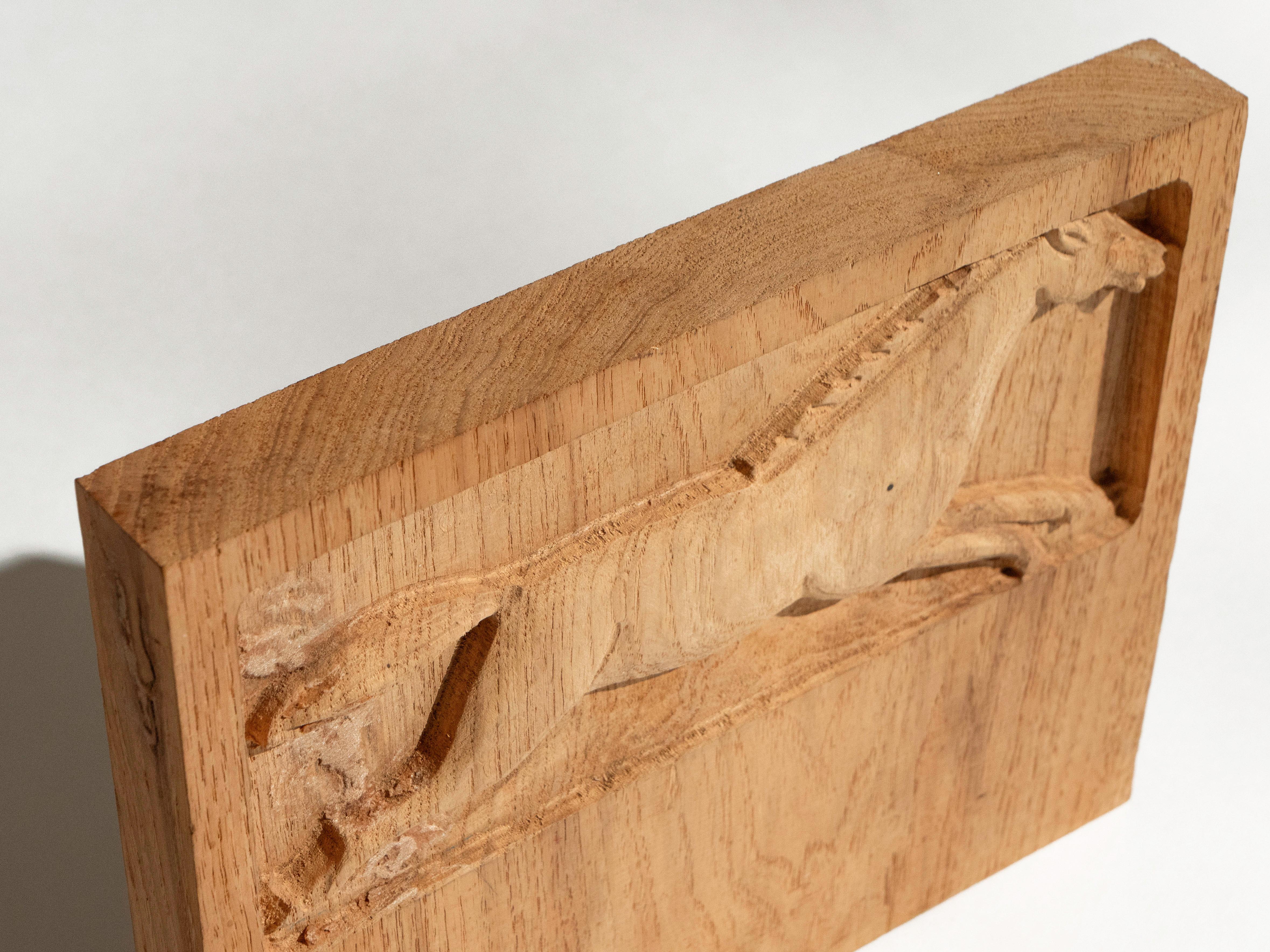 Pannello in legno di Eveyln & Jerome Ackerman con scultura di cavallo in Oak per Era Industries, 197 in vendita 2