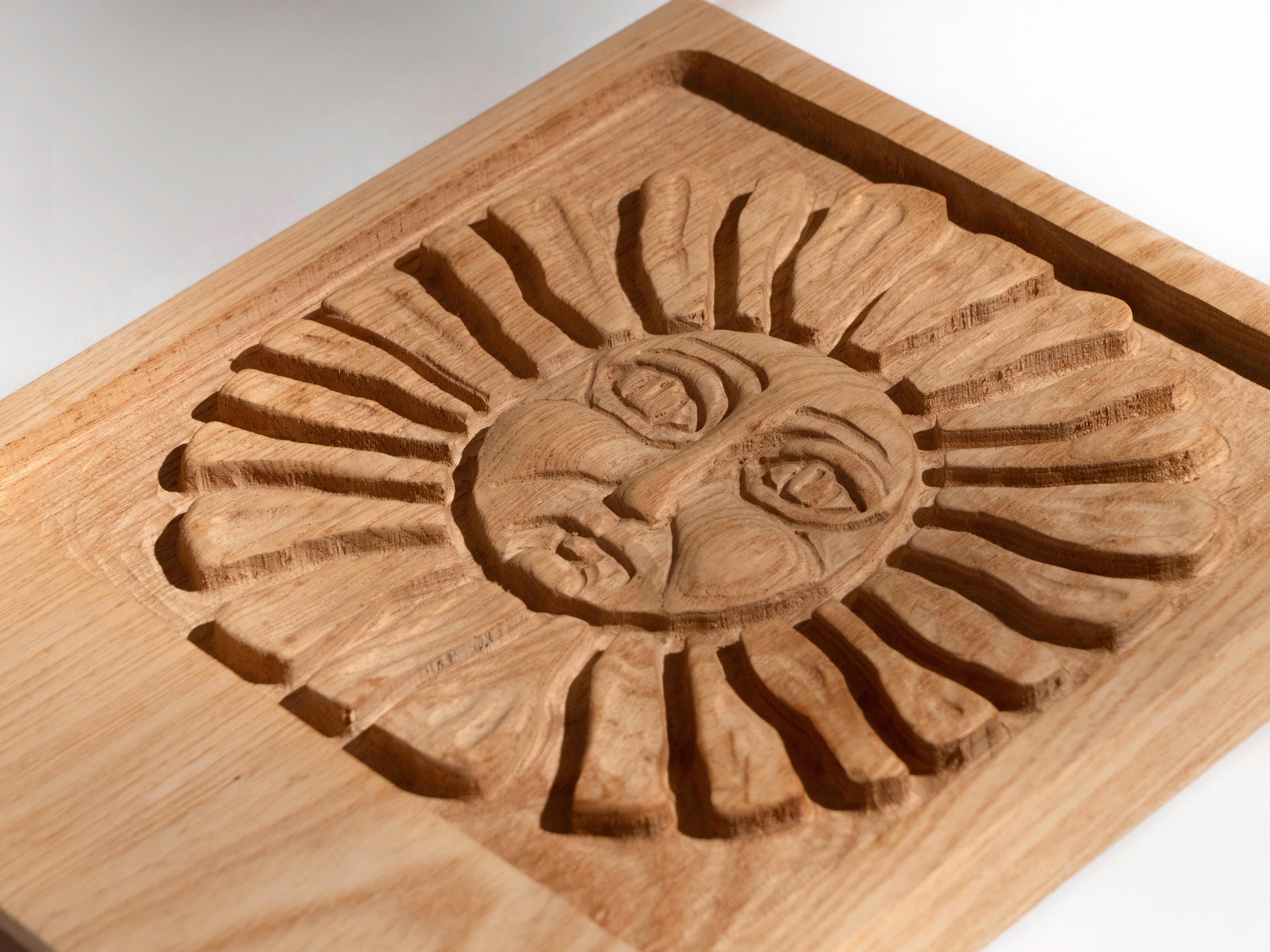 Panneau en bois sculpté au soleil en Oak pour Era Industries, 1970 Bon état - En vente à Los Angeles, CA