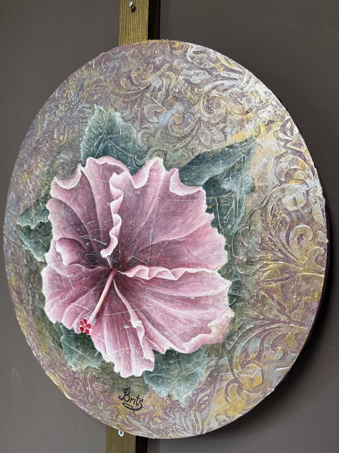 picture with 3d effect, changes color depending on the lighting, the work is done in the style of antique wall fresco.
This artwork presents a striking circular composition featuring a mesmerizing, oversized hibiscus flower. Its petals, painted in a
