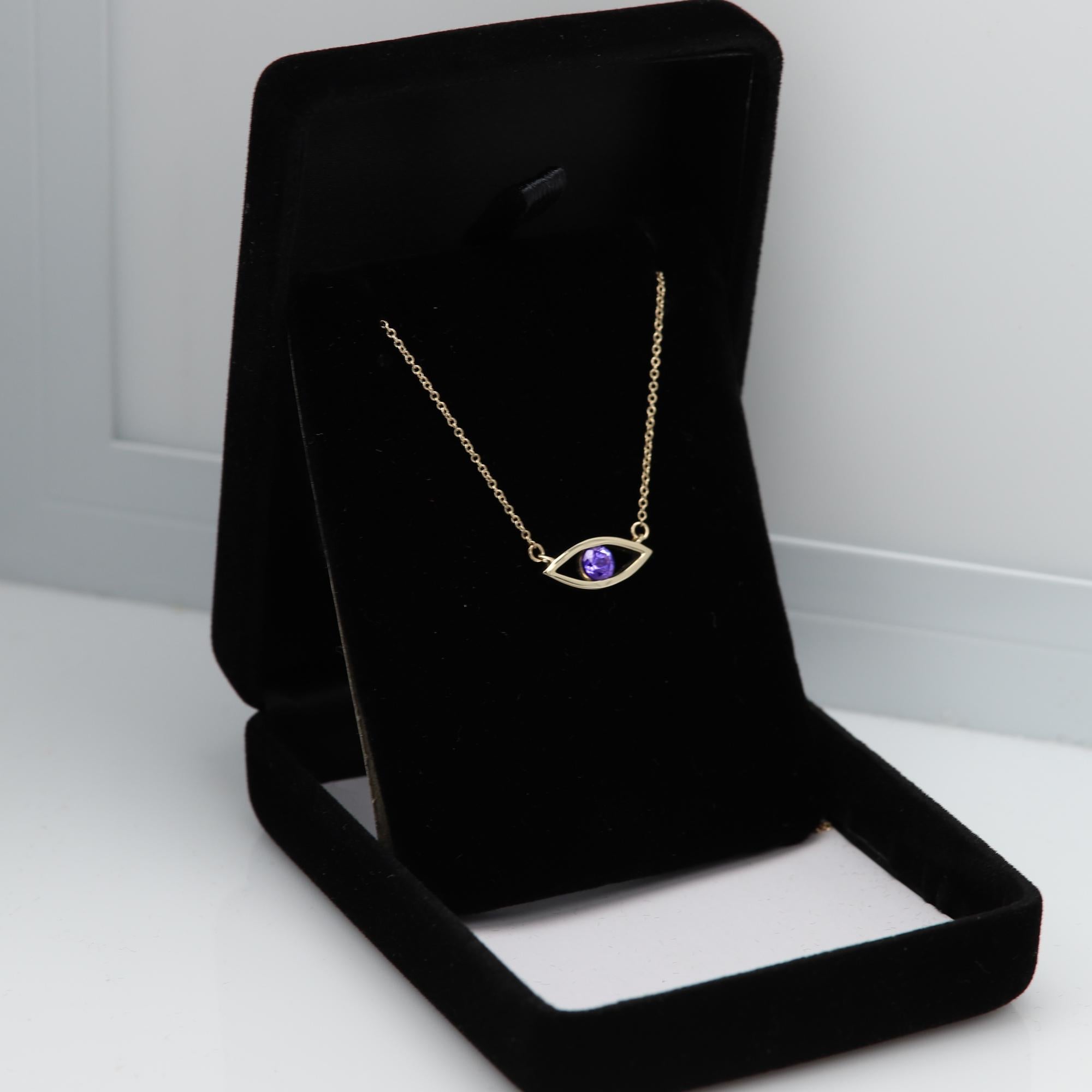 Collier de Tanzanite violette 14 carats Oeil maléfique Oeil mauve en vente 3