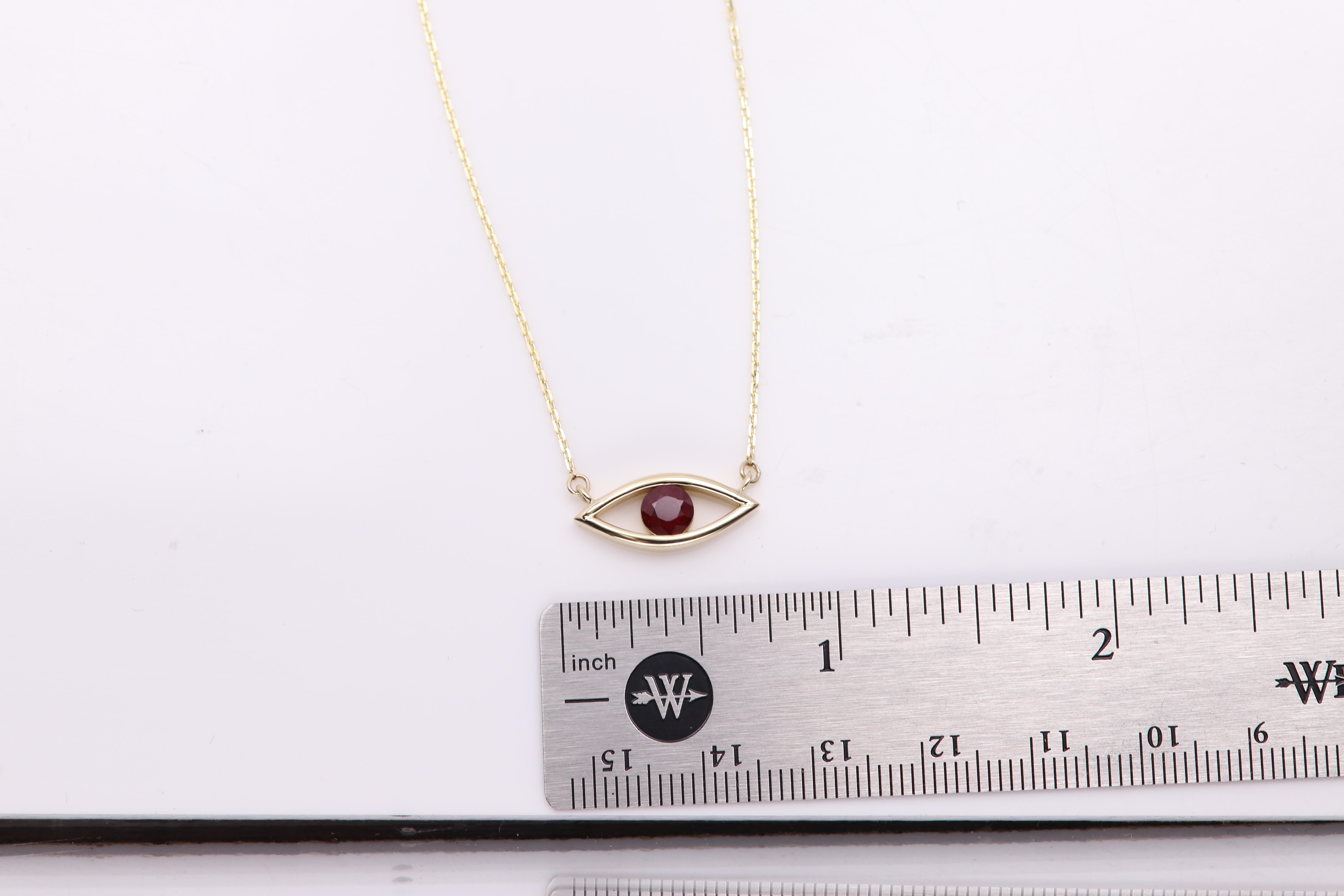 Taglio rotondo Evil Eye 14 Karat Personal Birthstone July Birthstone Red Gemstone Ruby Necklace (Collana in rubino) in vendita