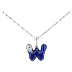 Collana con amuleto del malocchio con lettera W, gioielli in oro bianco 14K con smalto e diamanti
