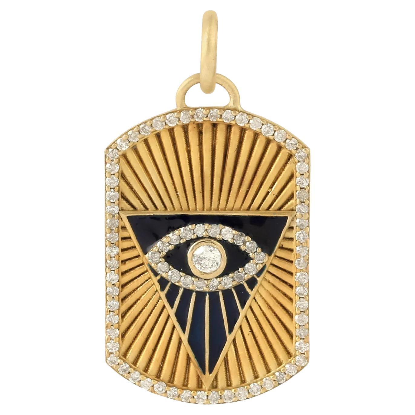Meghna Jewels Collier pendentif pyramide en or 14 carats avec diamants « Evil Eye » en vente