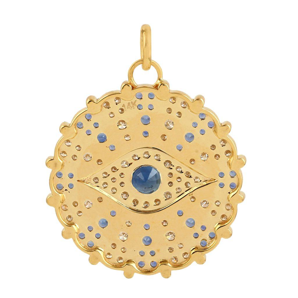 Taille mixte Collier pendentif breloque Evil Eye en or 14 carats avec diamants et saphirs bleus en vente