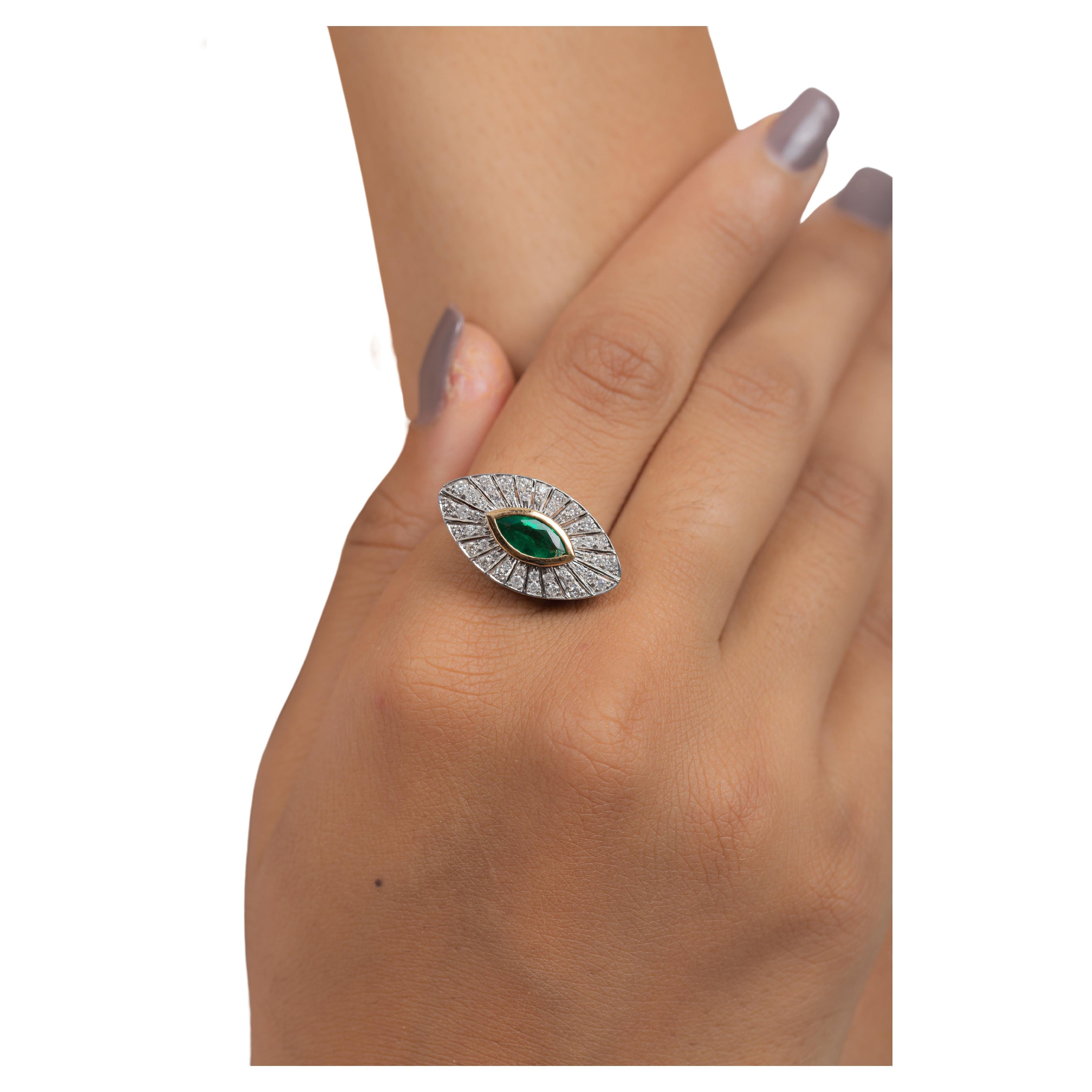 For Sale:  Statement Evil Eye Emerald Diamond Ring in 18 Karat White Gold 3