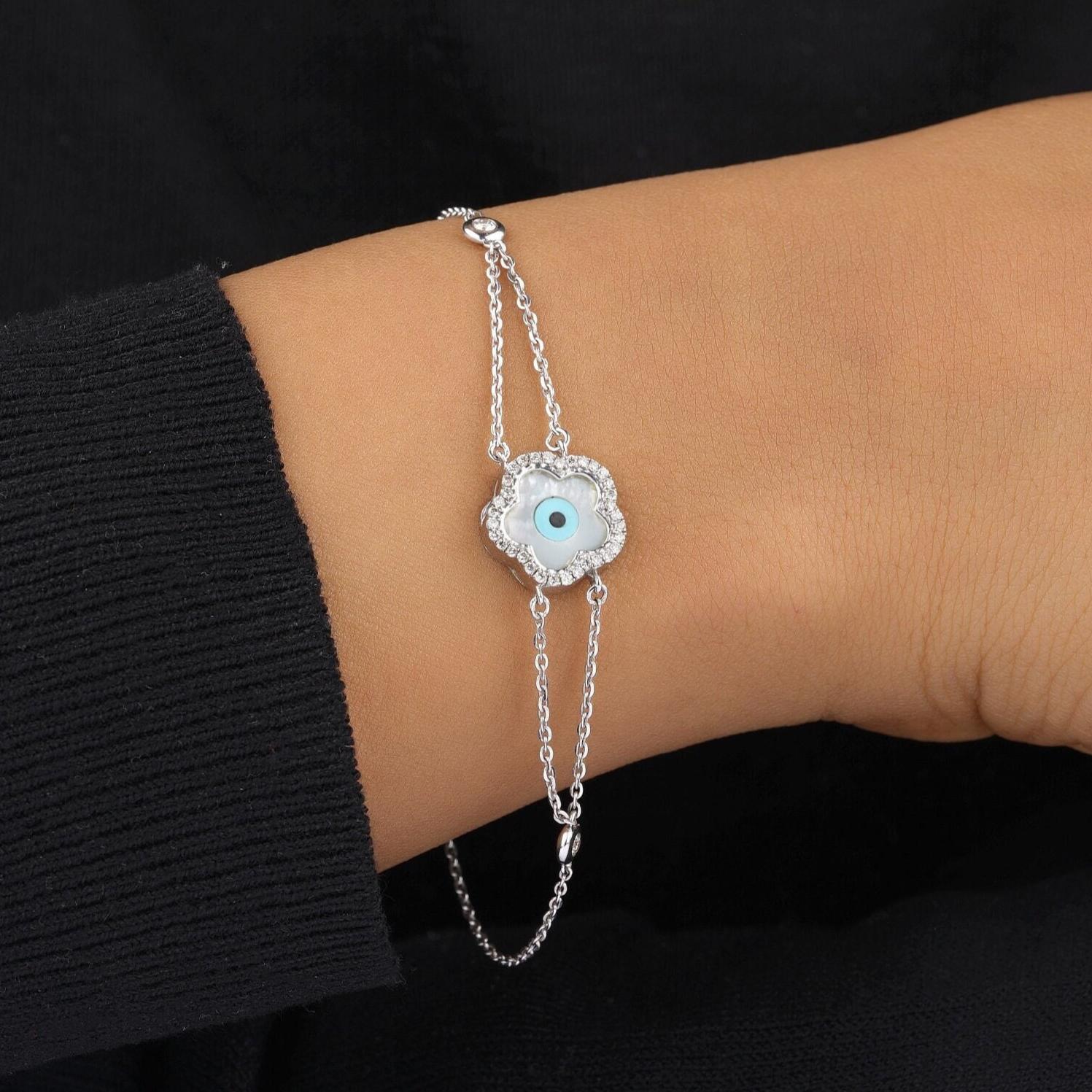 Art Déco Evil Eye Natural Diamond Charm Chain Bracelet in 14K Solid Gold (Certified) in vendita