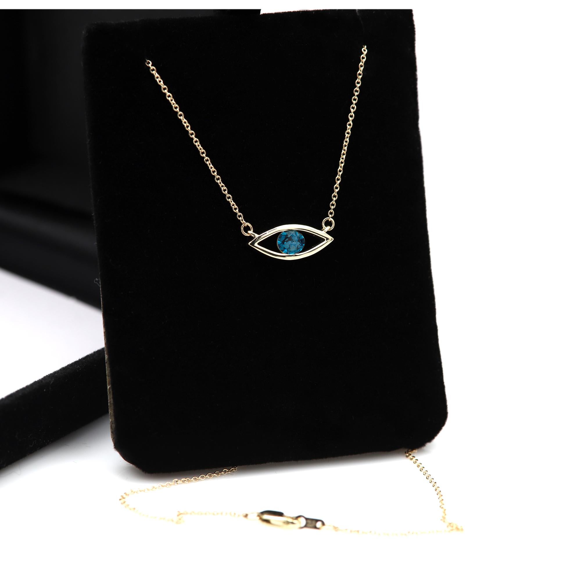 Collier Evil Eye en or jaune 14 carats, pierre de naissance de 0,50 carat, topaze bleue de Londres en vente 1