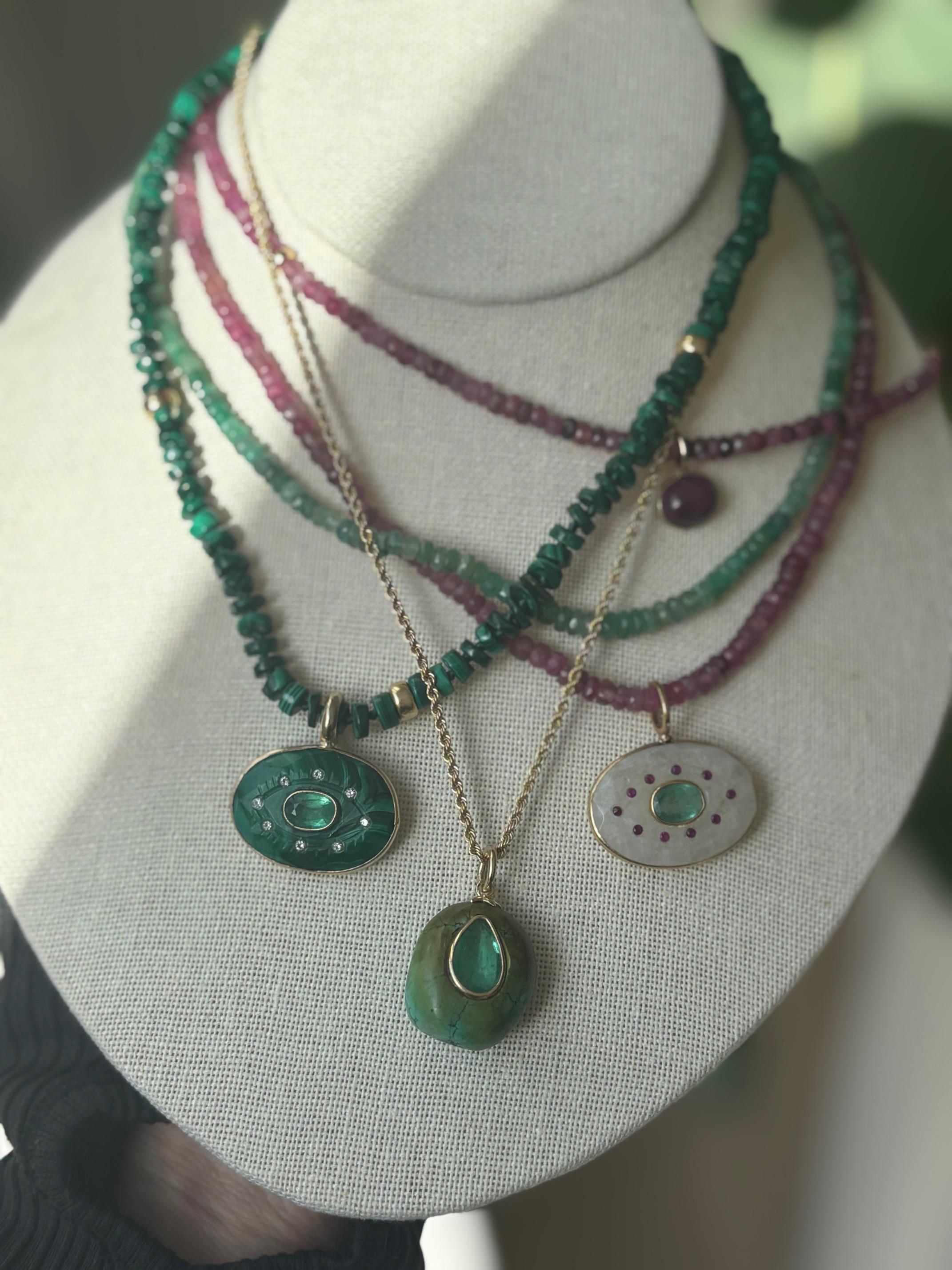 COLLANA EVIL EYE, malachite, smeraldo, diamanti e oro 14k in vendita 7
