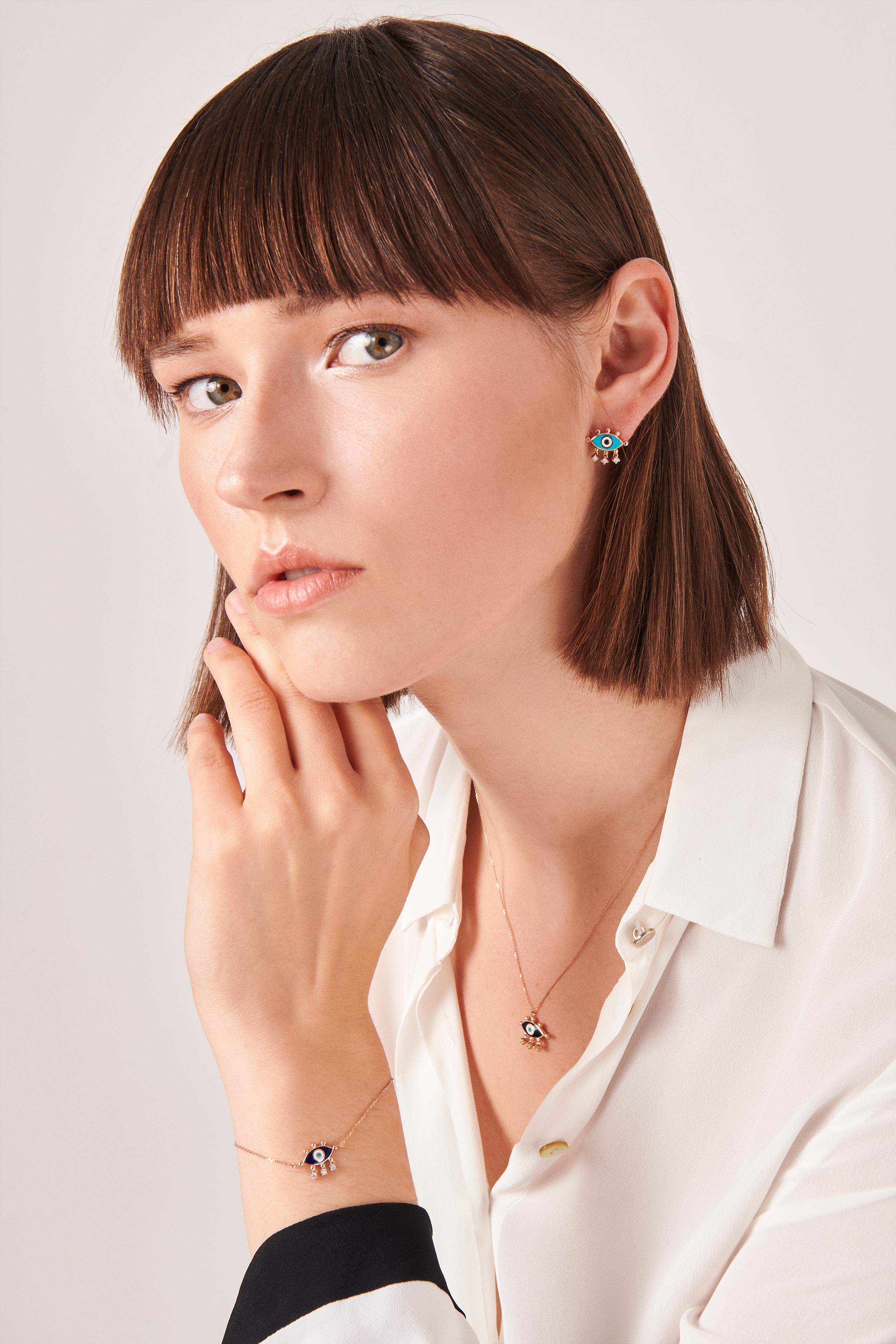 Selda Jewellery, clous d'oreilles Evil Eye en émail bleu marine et diamants Pour femmes en vente