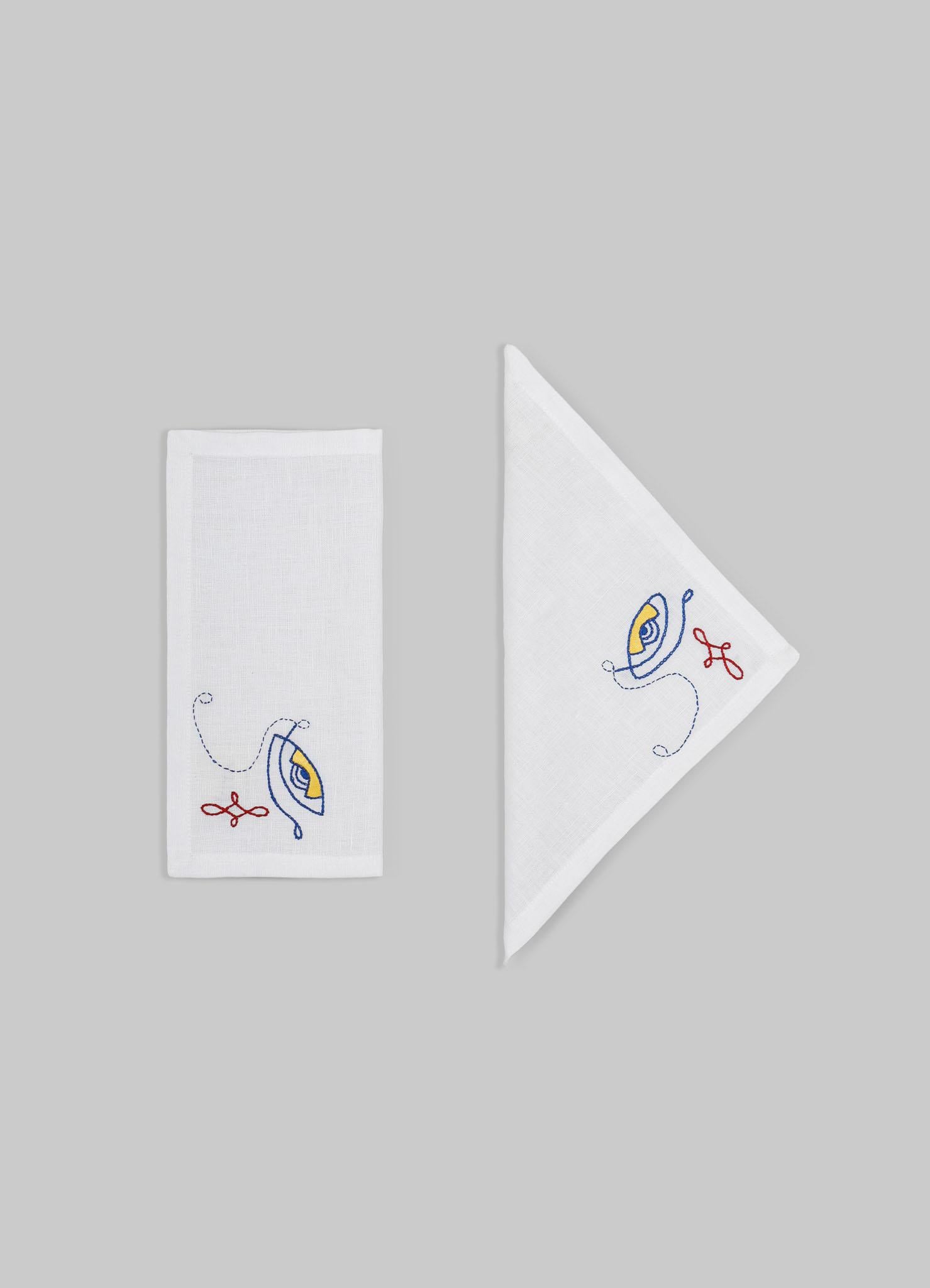 XXIe siècle et contemporain Ensemble de 4 serviettes de cocktail blanches brodées à la main Evil Eye de Vikram Goyal en vente