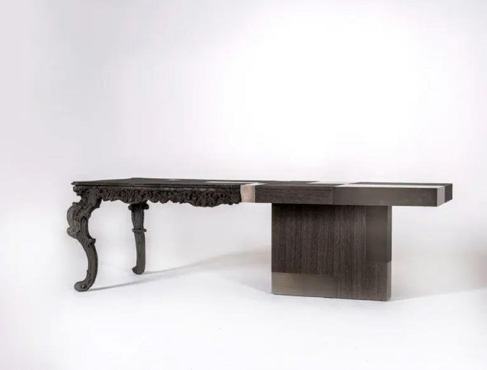La table EVO d'Emmemobili, conçue par Ferruccio Laviani, est une pièce emblématique qui allie magistralement tradition et modernité. Avec sa présence puissante, il symbolise l'évolution du mobilier en bois au fil des décennies. EVO est synonyme