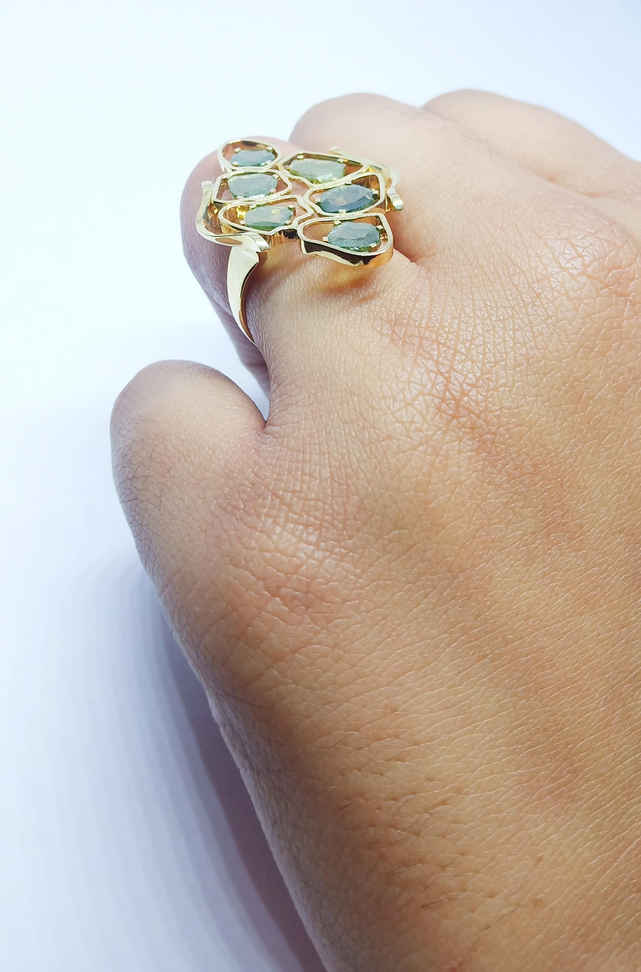 Cultivate Taste Buds that’ll Tantalise with Green Diamond Gold Cocktail Ring For Sale 4