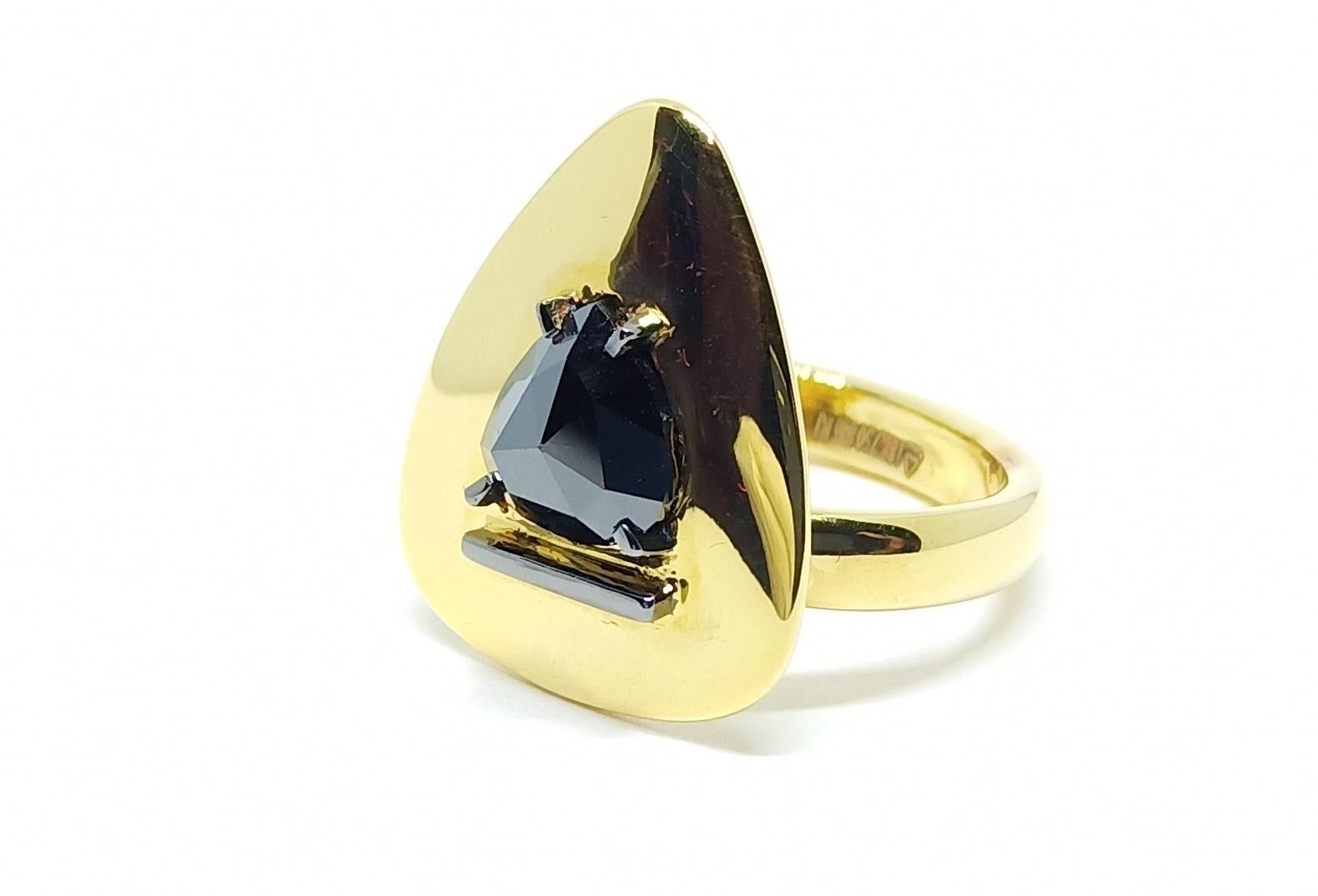 Rose Cut Evoke Awe with Contemporary One of a Kind Black Rosecut Diamond Green Gold Ring For Sale