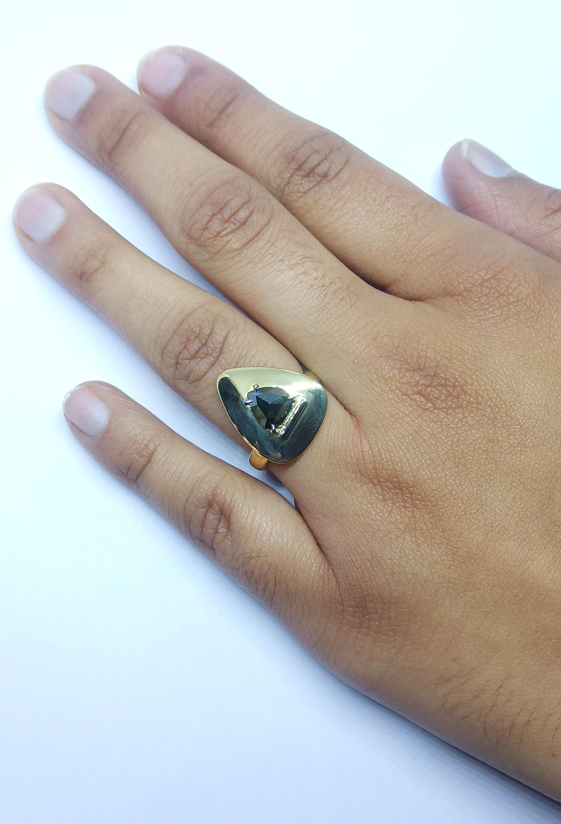 Evoke Awe with Contemporary One of a Kind Black Rosecut Diamond Green Gold Ring For Sale 2