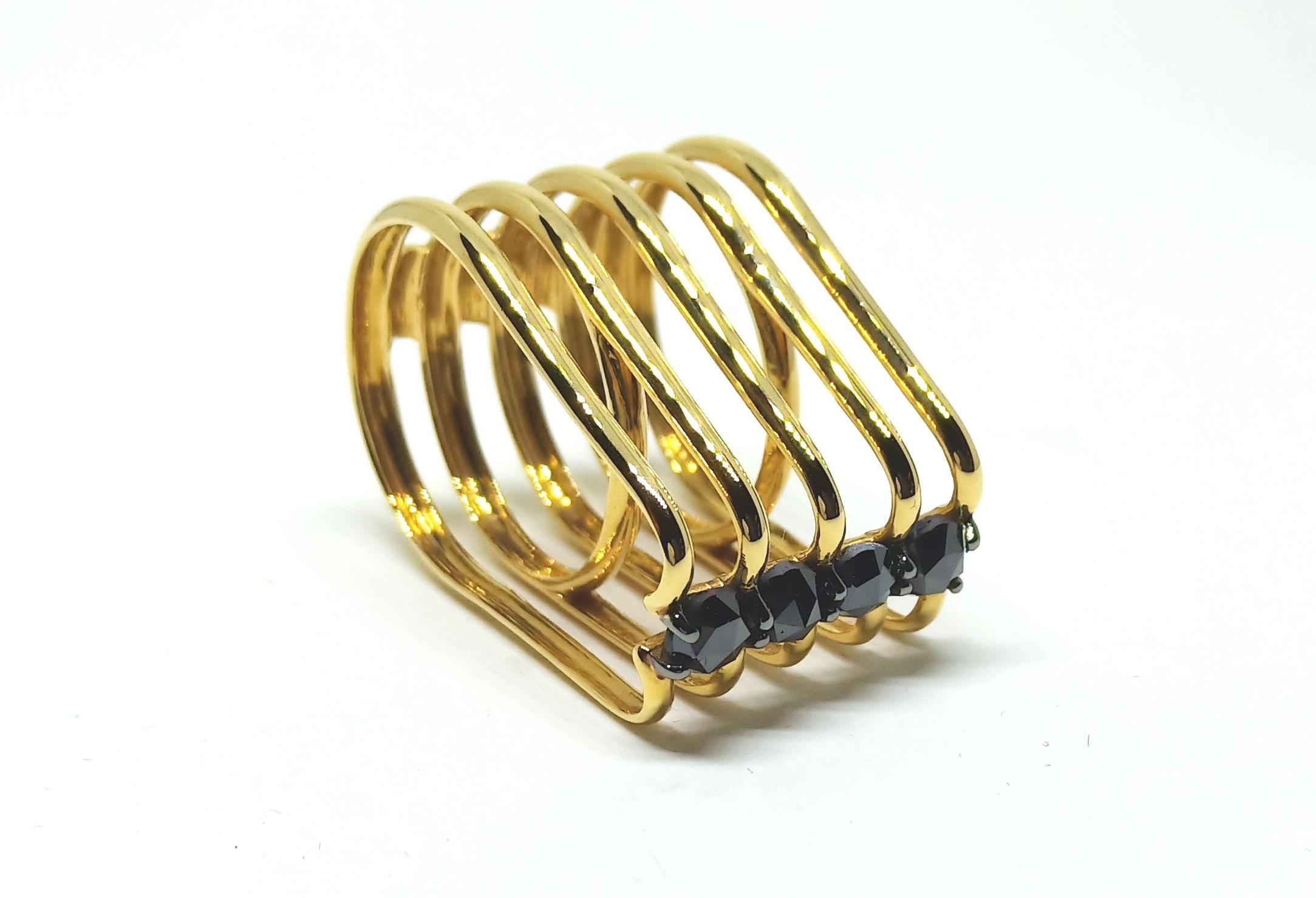 Contemporary Evoke Awe with One of a Kind Black Diamond 18 Karat Yellow Gold Fashion Ring For Sale