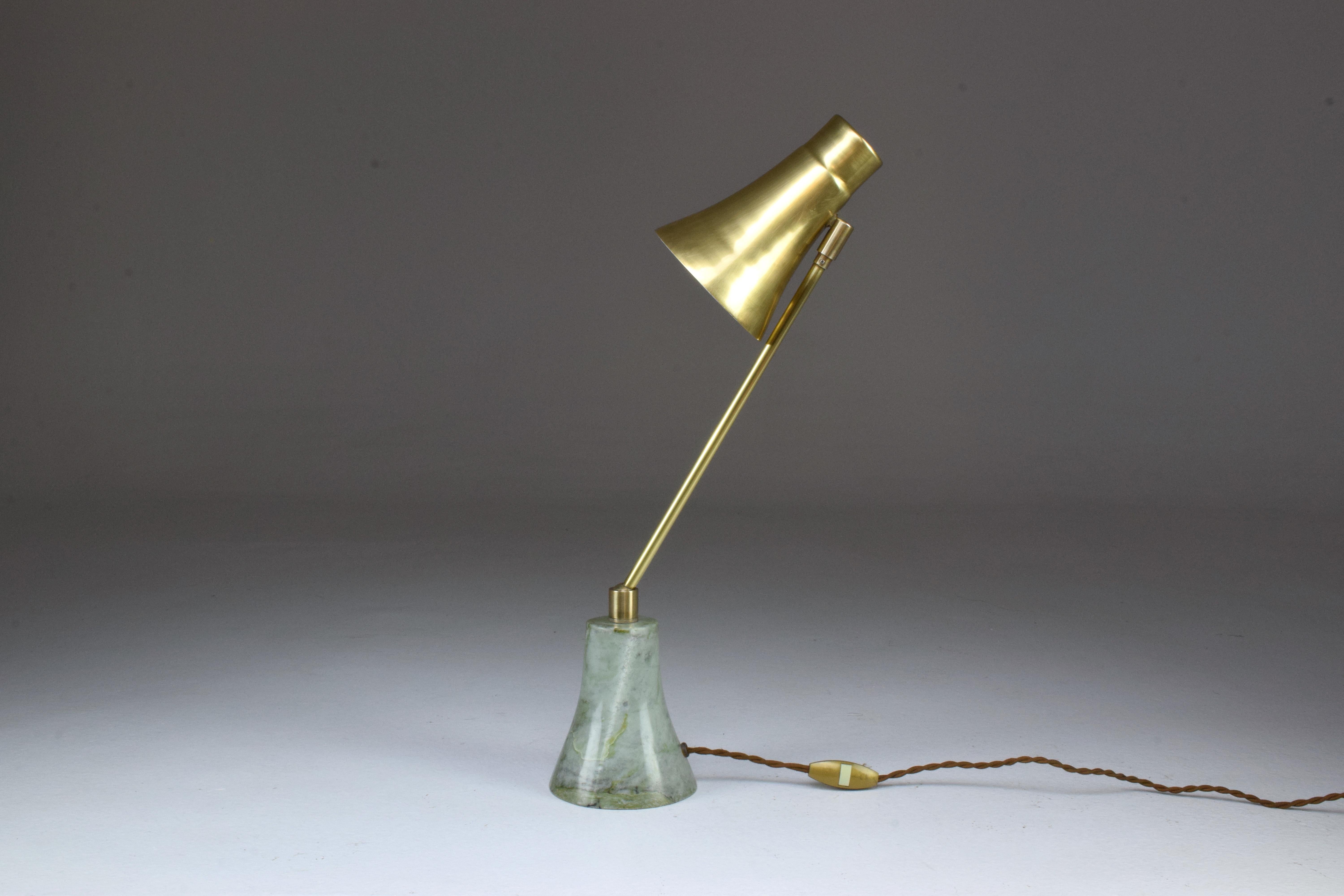 Evolution Contemporary Brass Table Lamp, Flow Collection In New Condition In Paris, FR