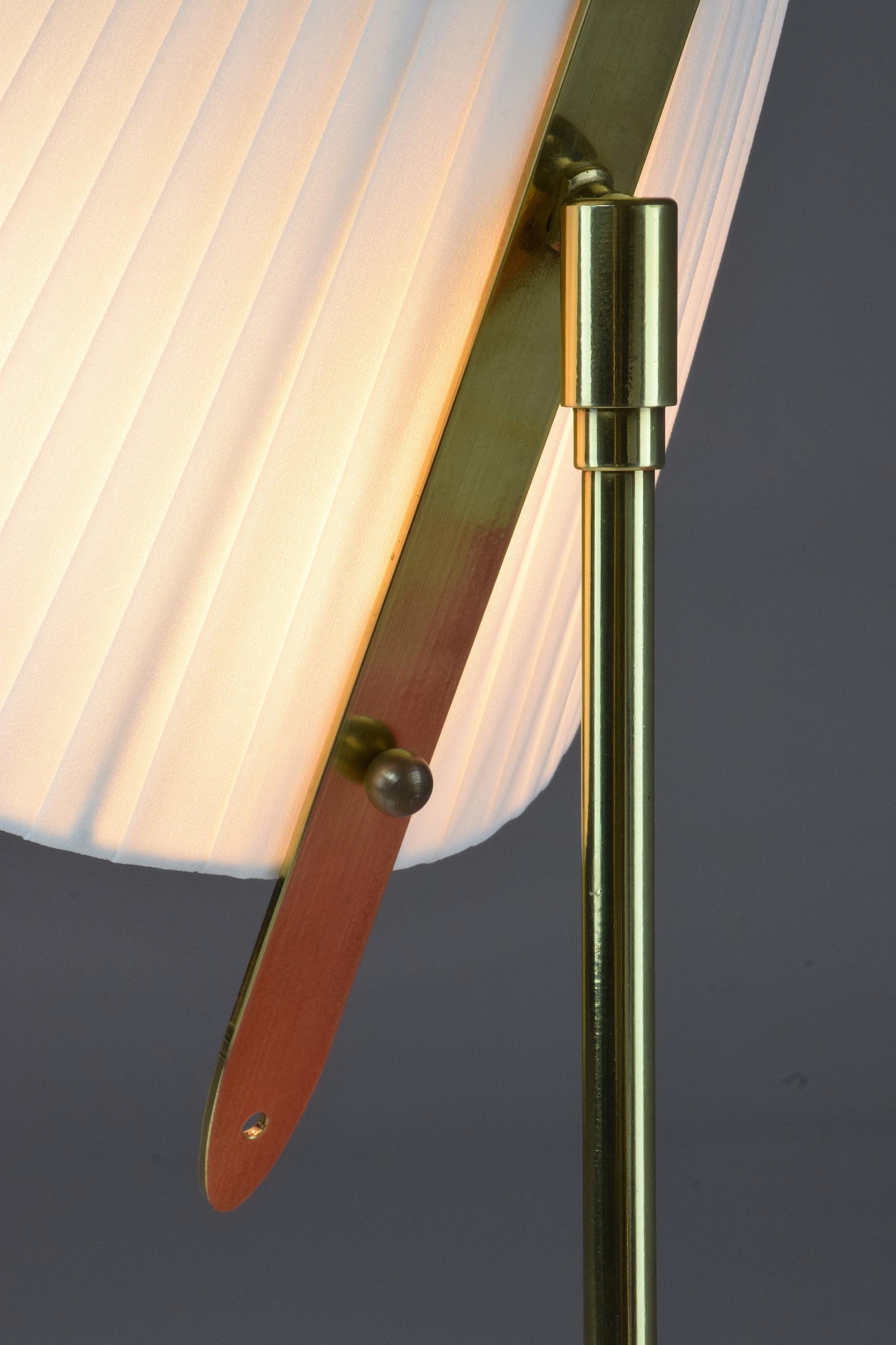 Evolution-II Contemporary Brass Table Lamp, Flow Collection 4