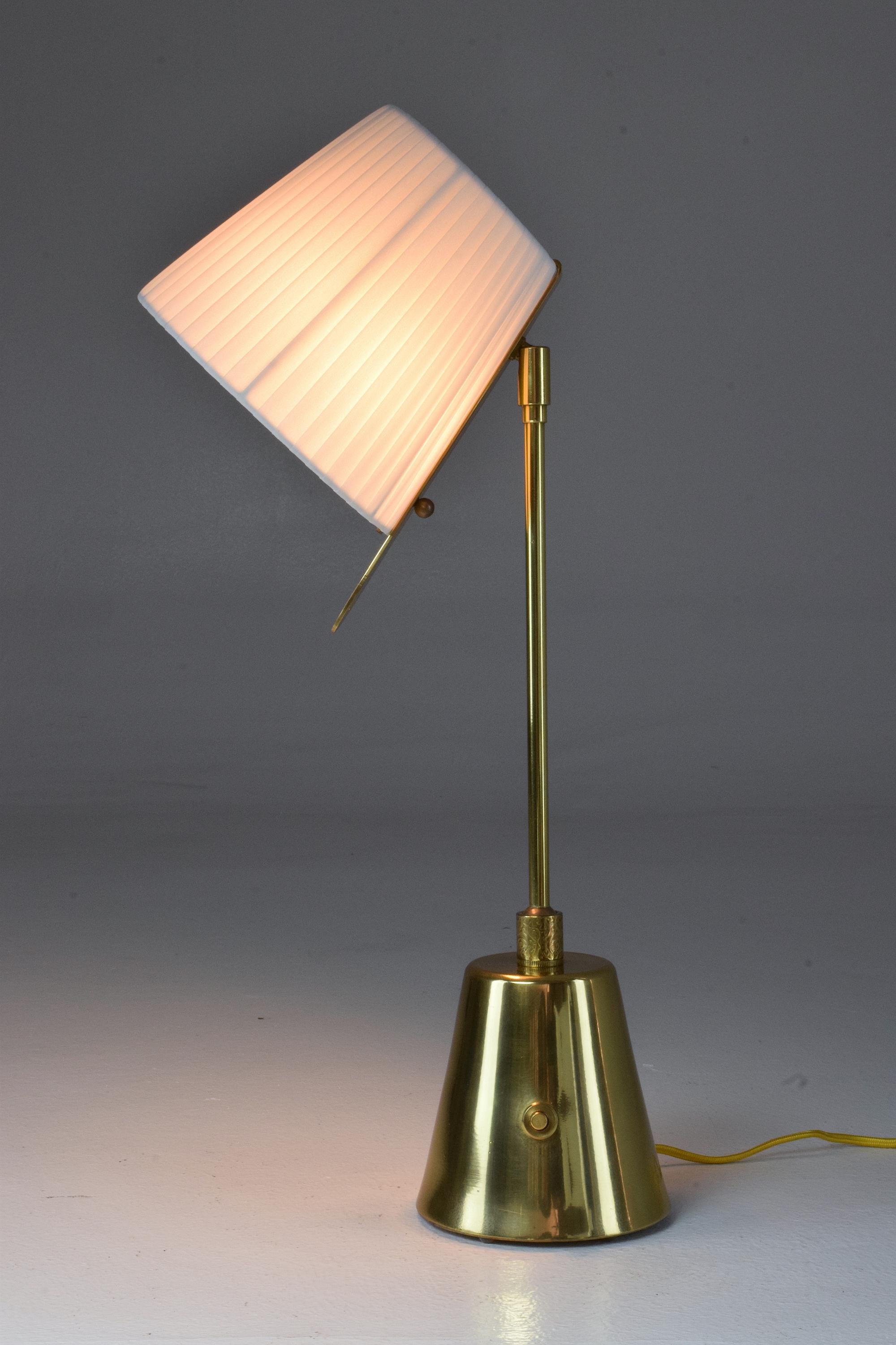 French Evolution-II Contemporary Brass Table Lamp, Flow Collection