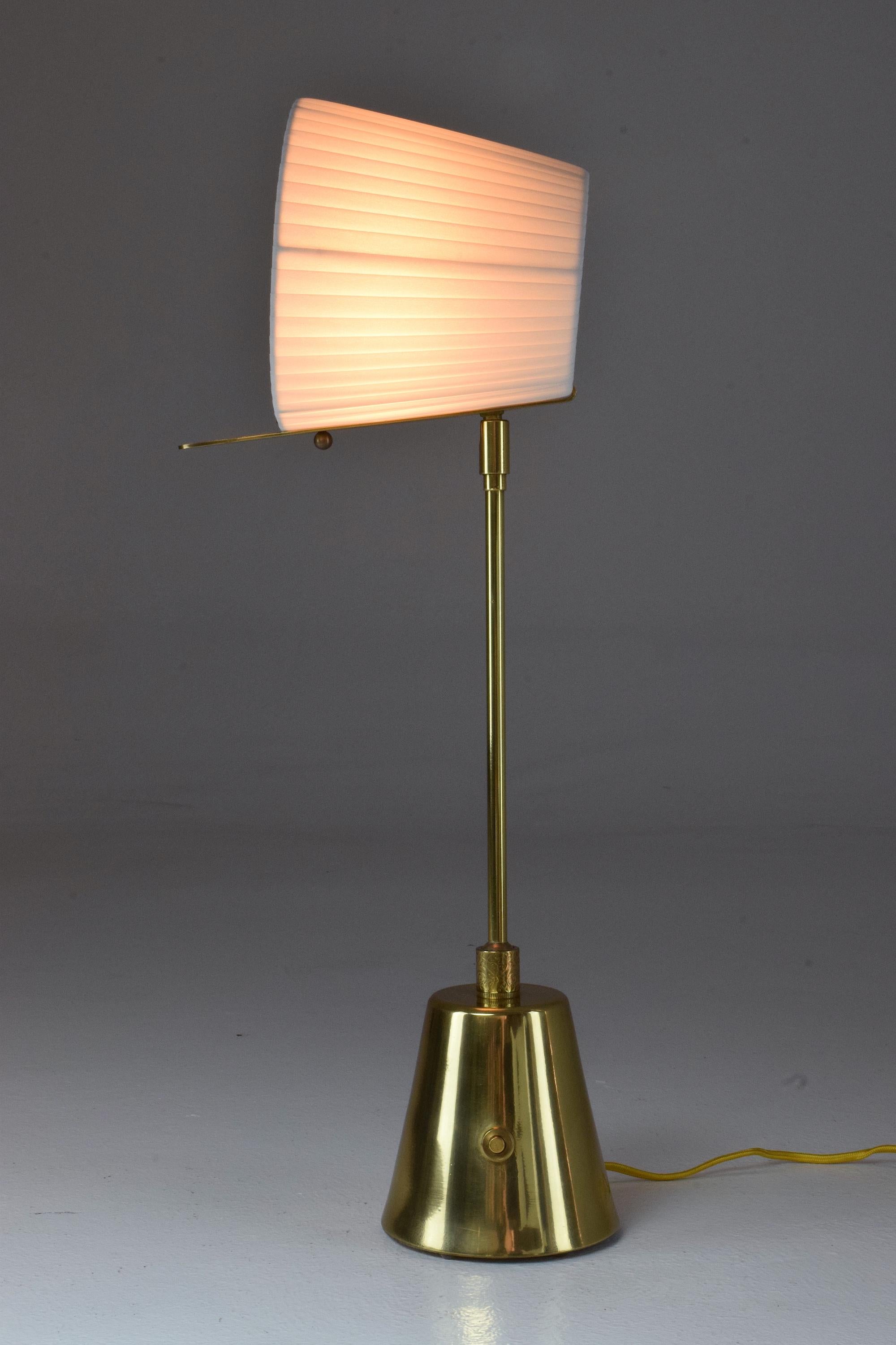 Evolution-II Contemporary Brass Table Lamp, Flow Collection In New Condition In Paris, FR
