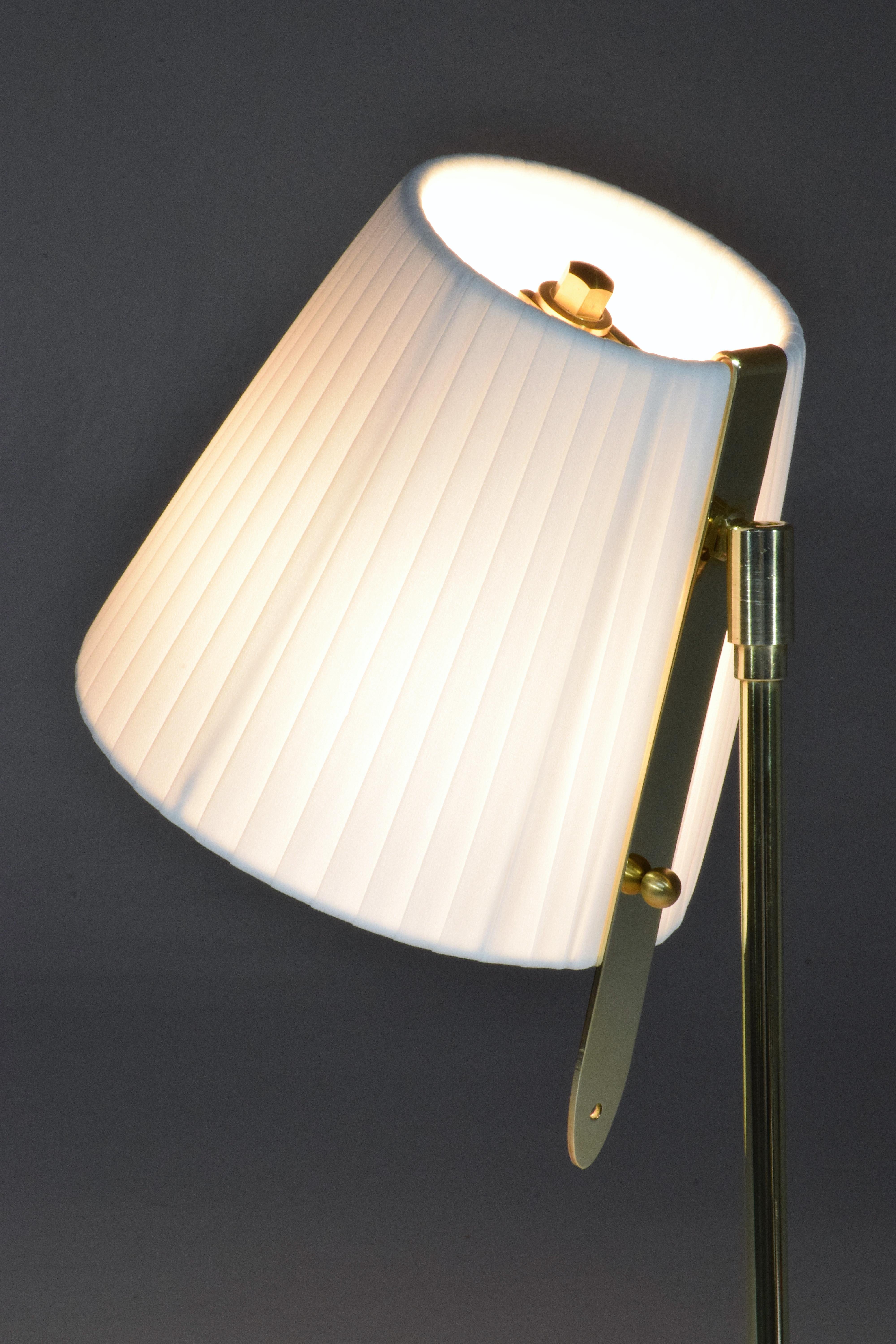 Evolution-III Contemporary Brass Table Lamp, Flow Collection 1