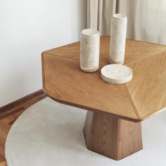 21. Jahrhundert:: modern:: Holz:: sechseckig:: skulptural:: Evolve Esstisch