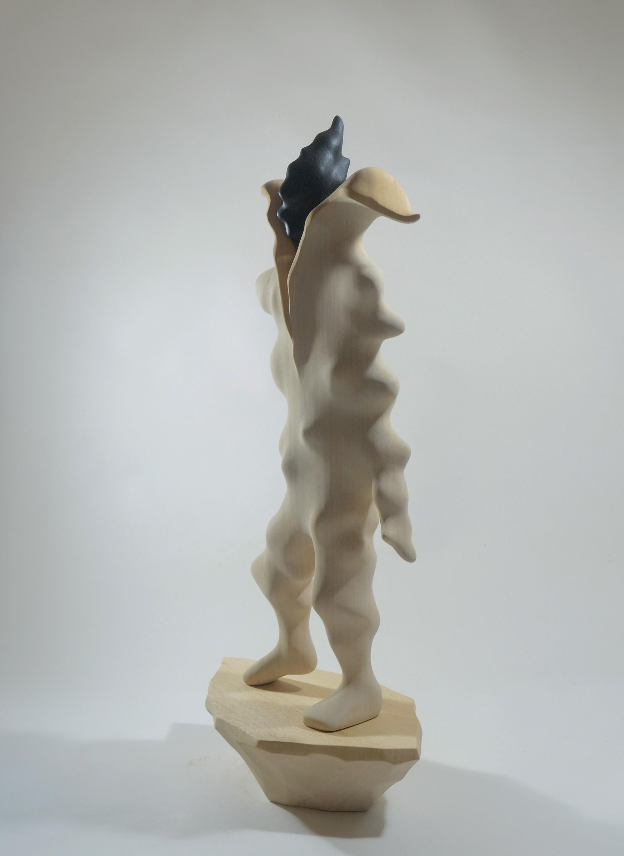 Dreamer of The night No:2 Abstrakte figurative Skulptur, zeitgenössische Skulptur (Braun), Abstract Sculpture, von Evren Erol